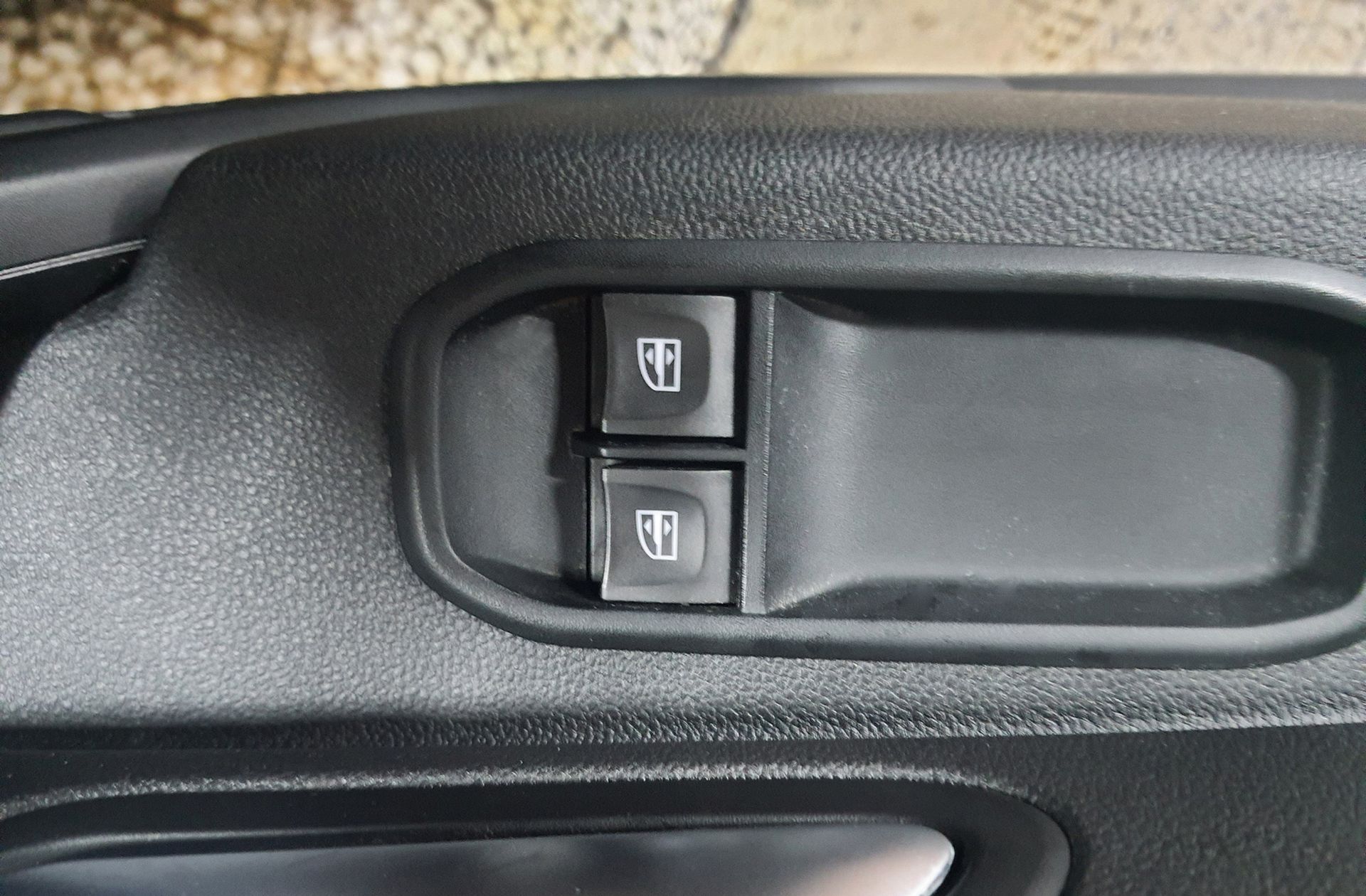 Dacia Duster Comfort 1.6 4x2 - foto 30