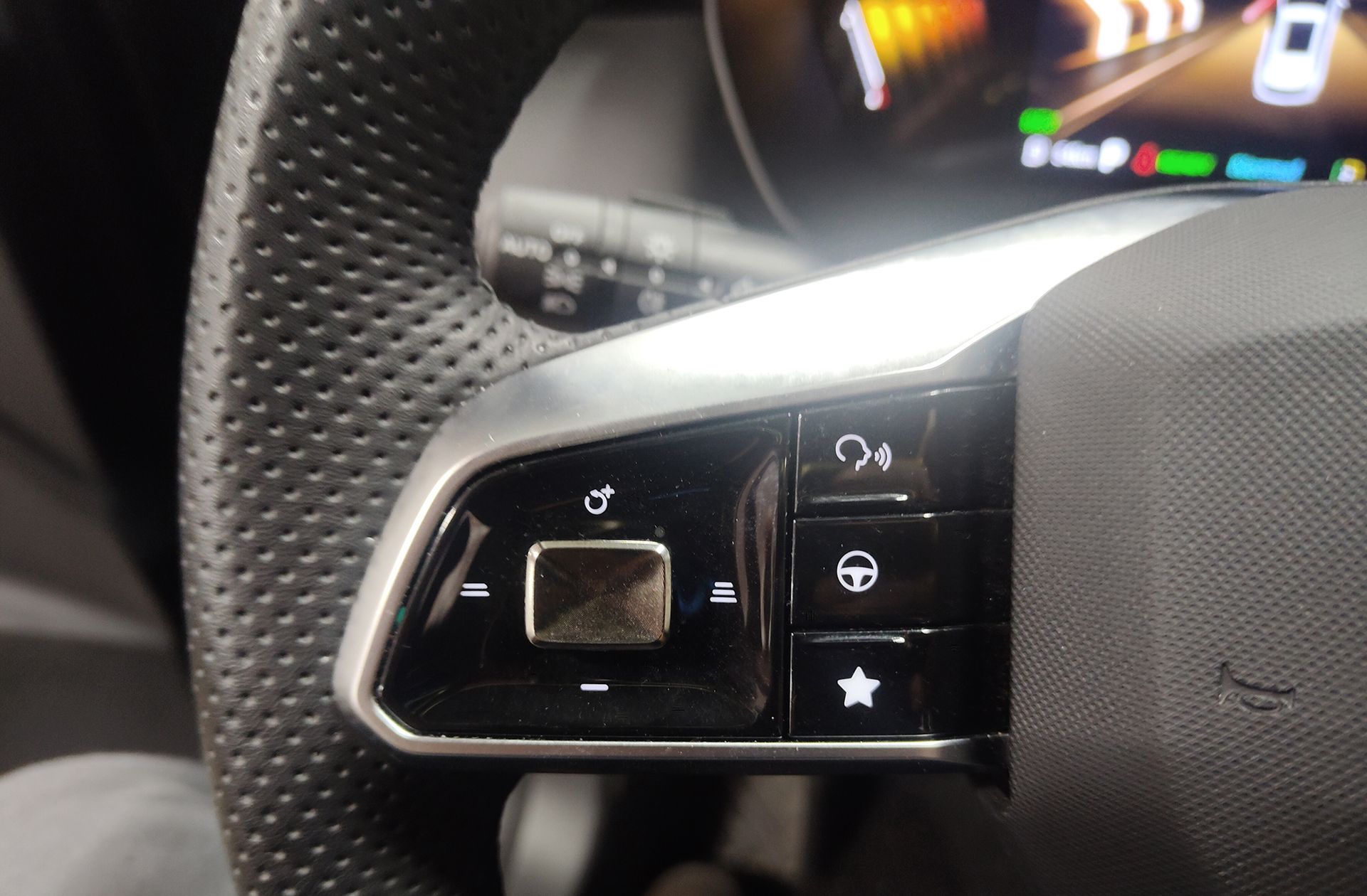 MG ZS 1.5 Hybrid+ Luxury - foto 26