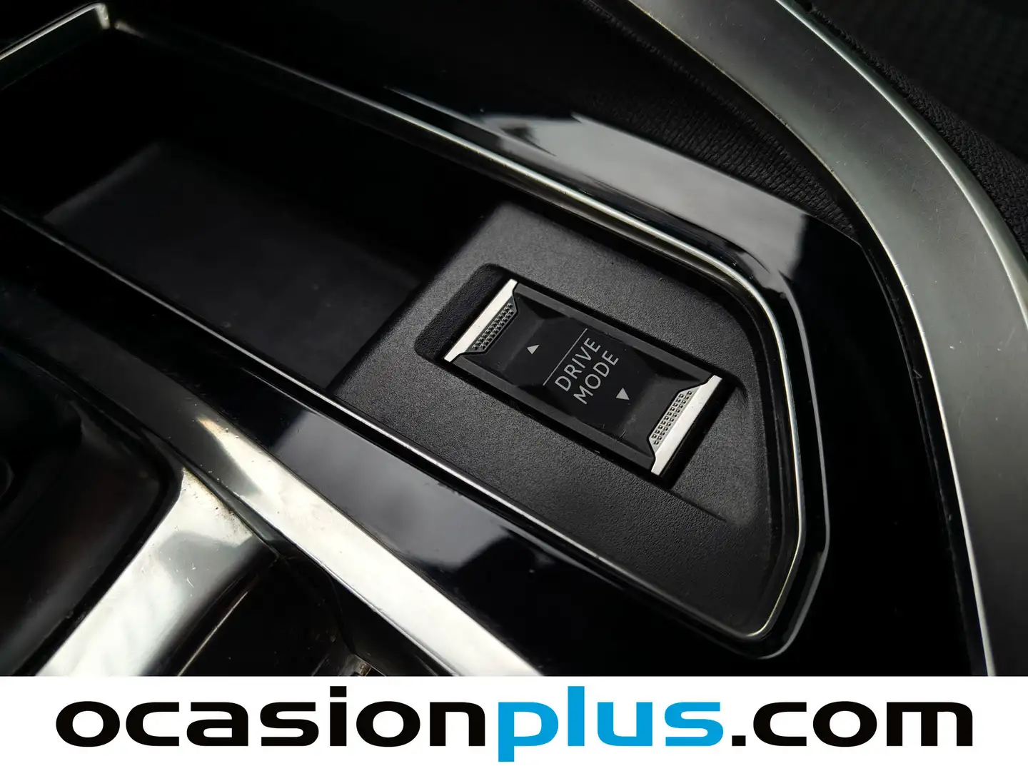 Foto Peugeot 3008 Peugeot 3008 BlueHDi 130 S&S Active Pack EAT8 (130 CV)