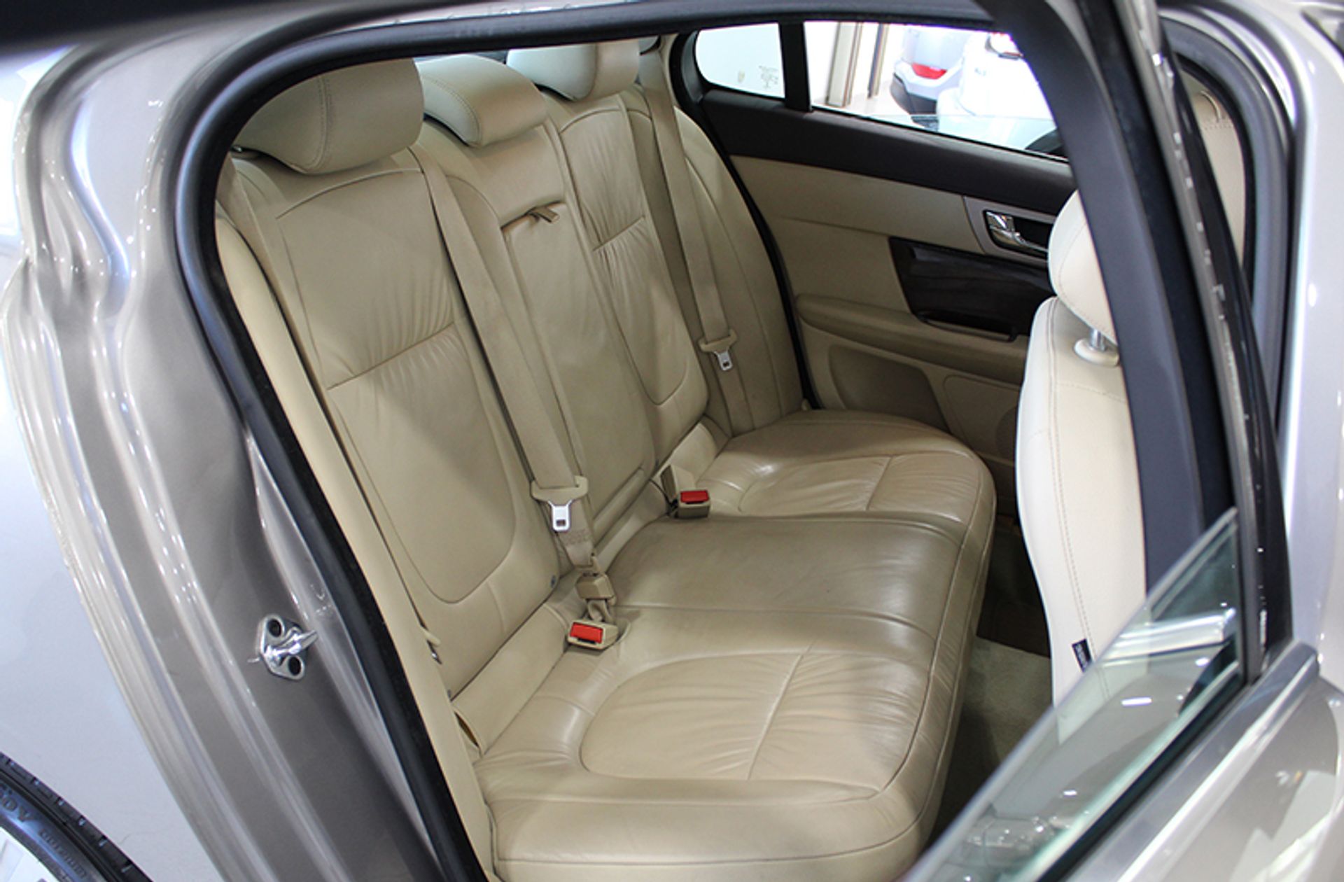 Jaguar XF 3.0 V6 Luxury - foto 14