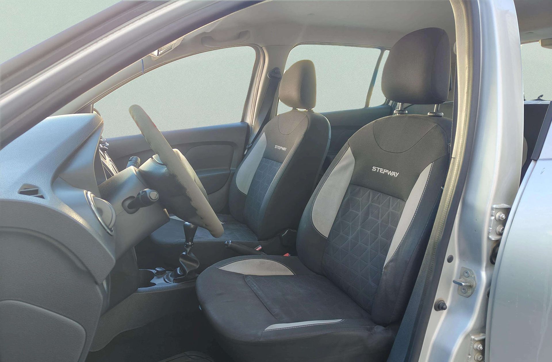 Dacia Sandero dCi 90 Stepway - foto 9