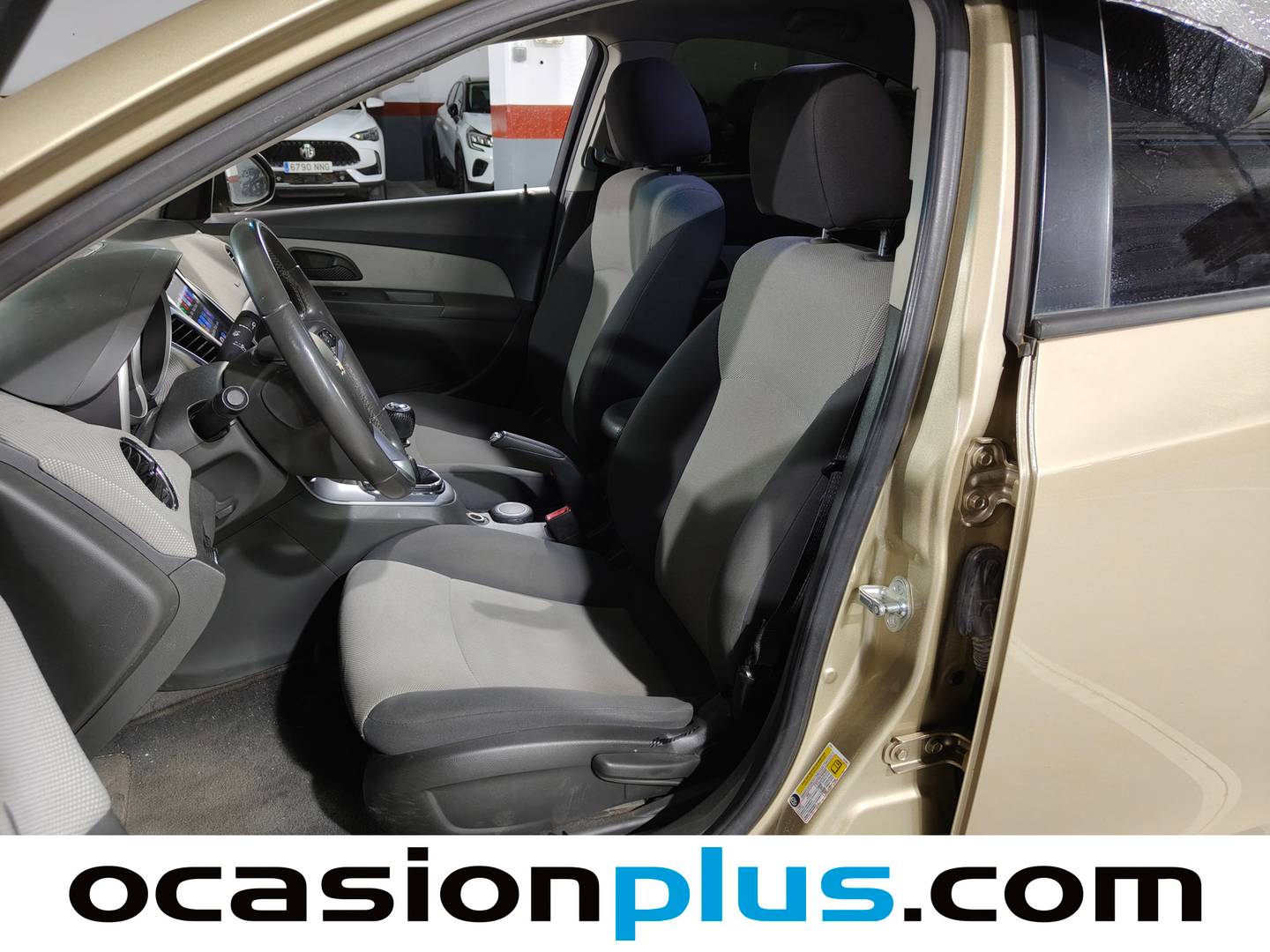Foto asientos delanteros Chevrolet Cruze Chevrolet Cruze 1.6 16V LS+ AA (113 CV)