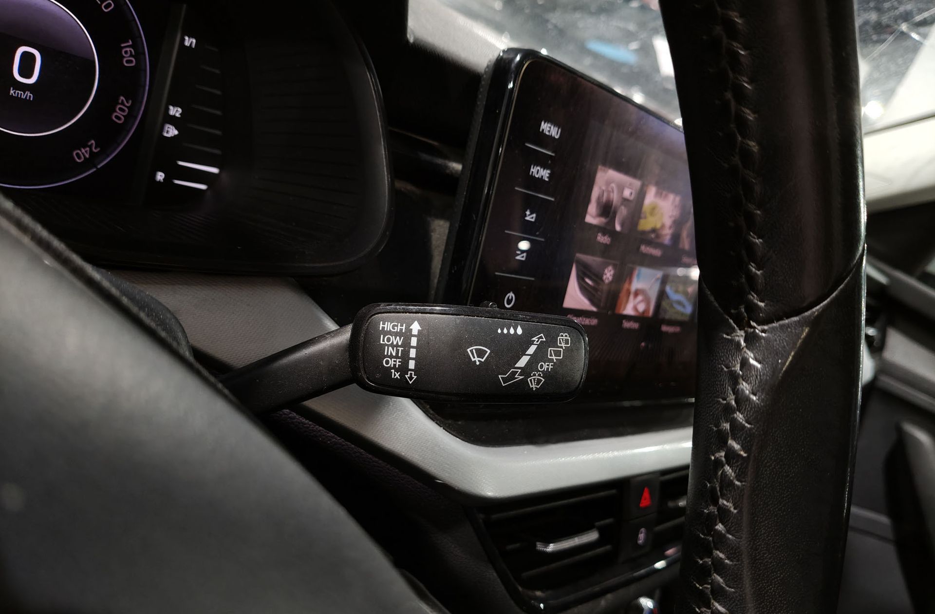 Škoda Kamiq 1.0 TSI Ambition - foto 26