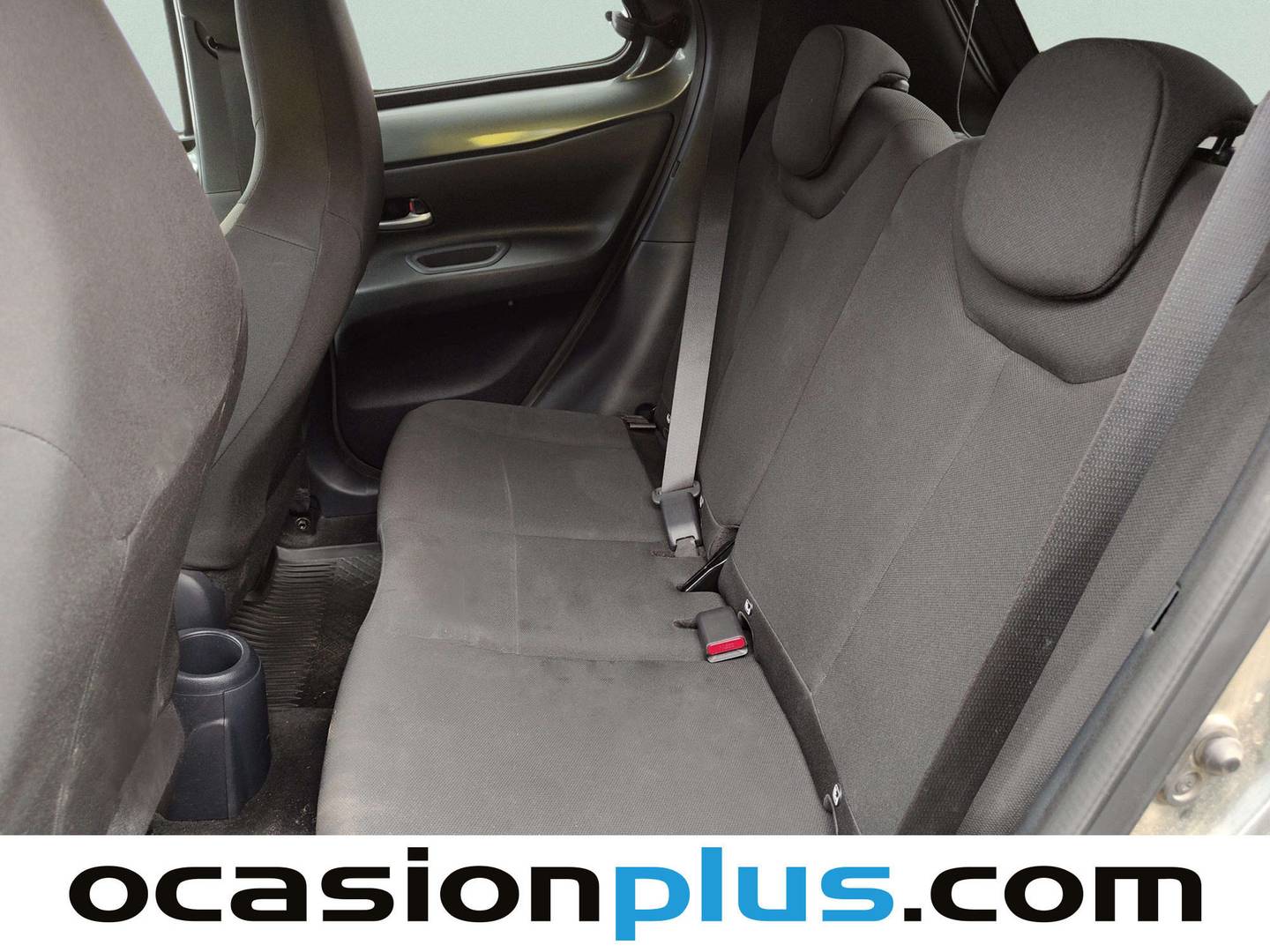 Foto asientos traseros Toyota Aygo X Cross Toyota Aygo X Cross 1.0 VVT-I Undercover CVT (72 CV)