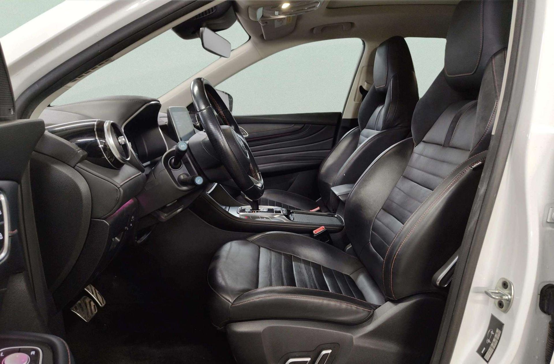 MG HS 1.5 Turbo GDI Luxury DCT - foto 18