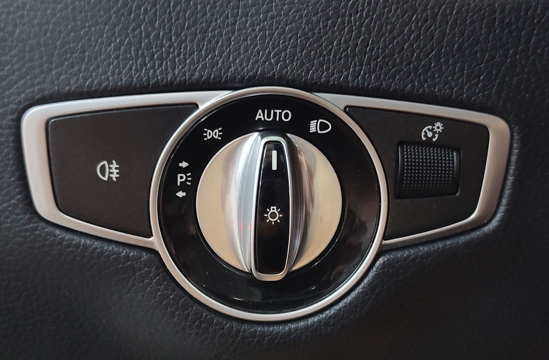 Mercedes-Benz Clase E 220 d Cabrio Pack AMG - foto 48