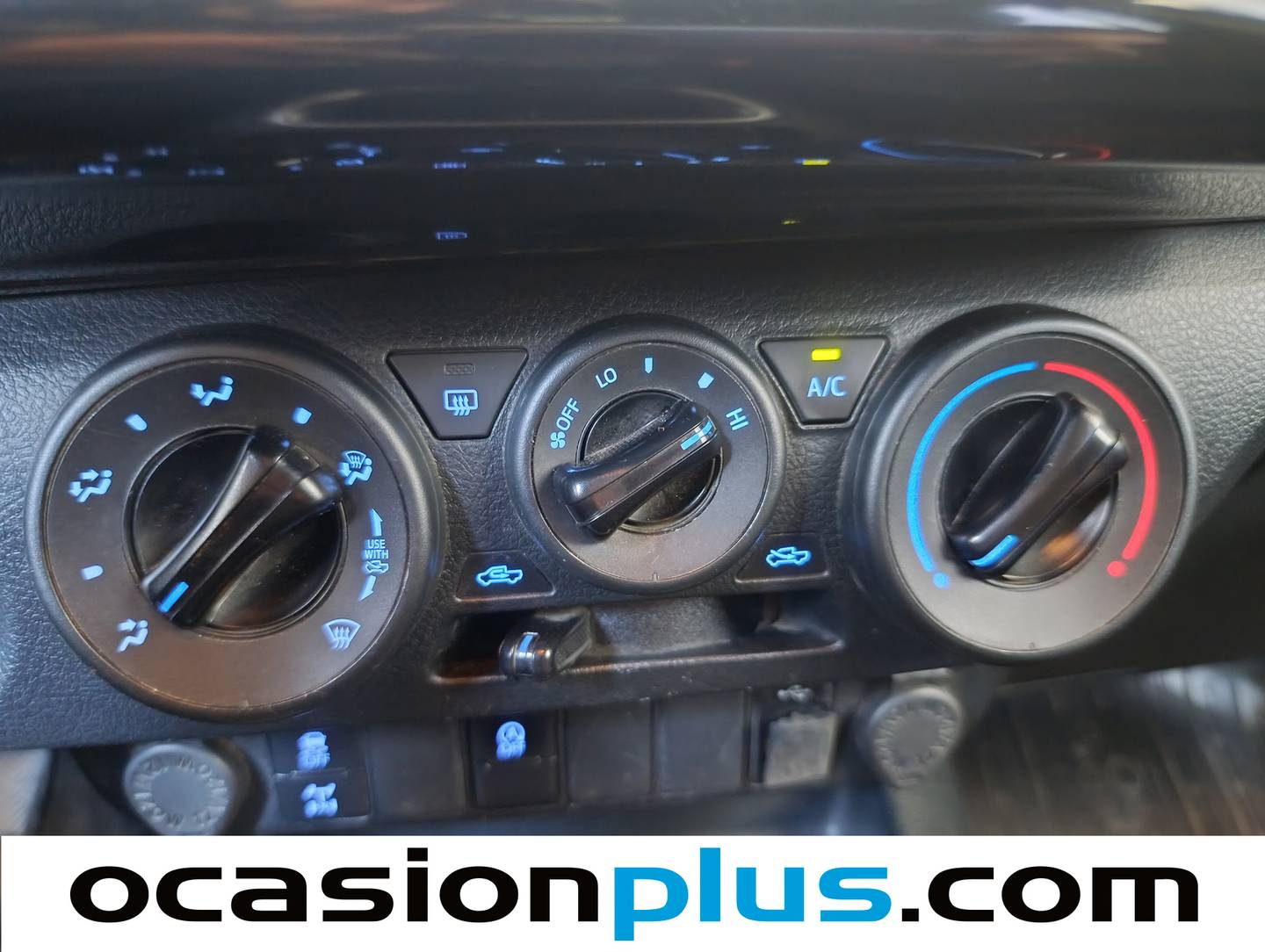 Paquetes del Toyota Hilux Toyota Hilux 2.4 D-4D Doble Cabina GX (150 CV)