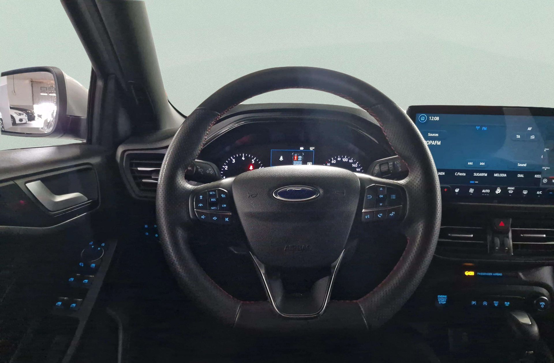 Ford Focus SportBreak 1.0 EcoBoost MHEV ST-Line - foto 28
