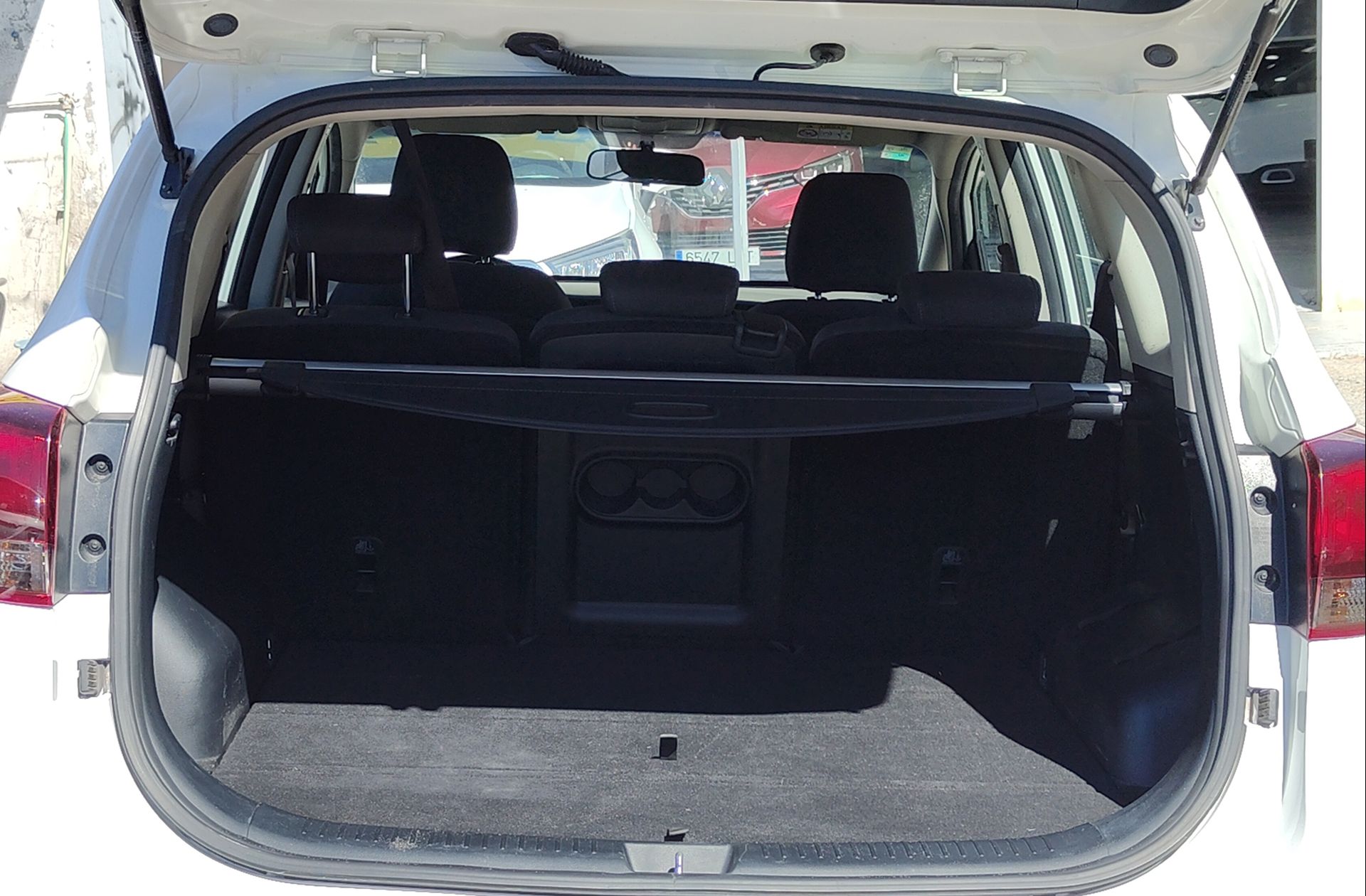 Kia Carens 1.7 CRDi VGT Eco-Dynamics Basic - foto 14