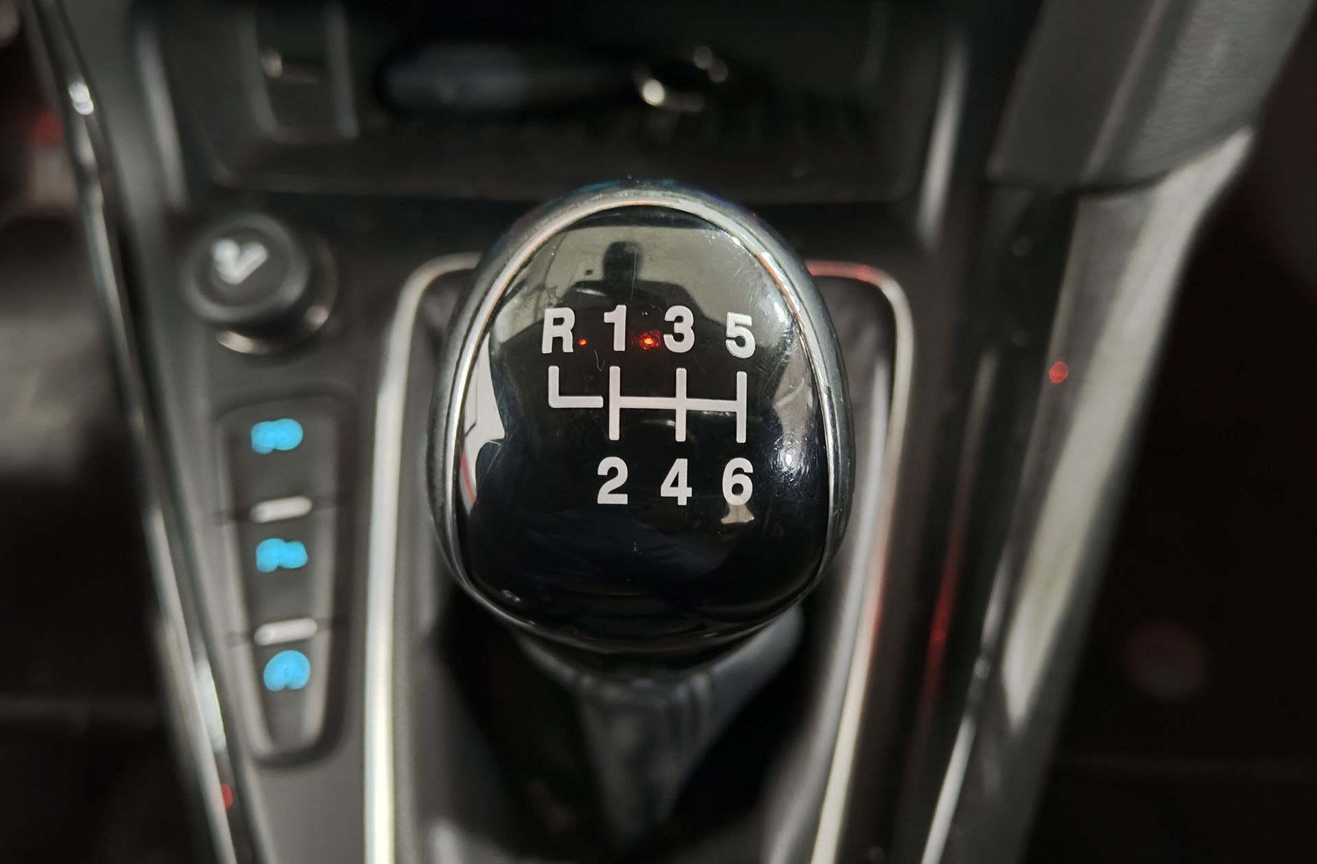 Ford Focus 1.0 EcoBoost Titanium - foto 5