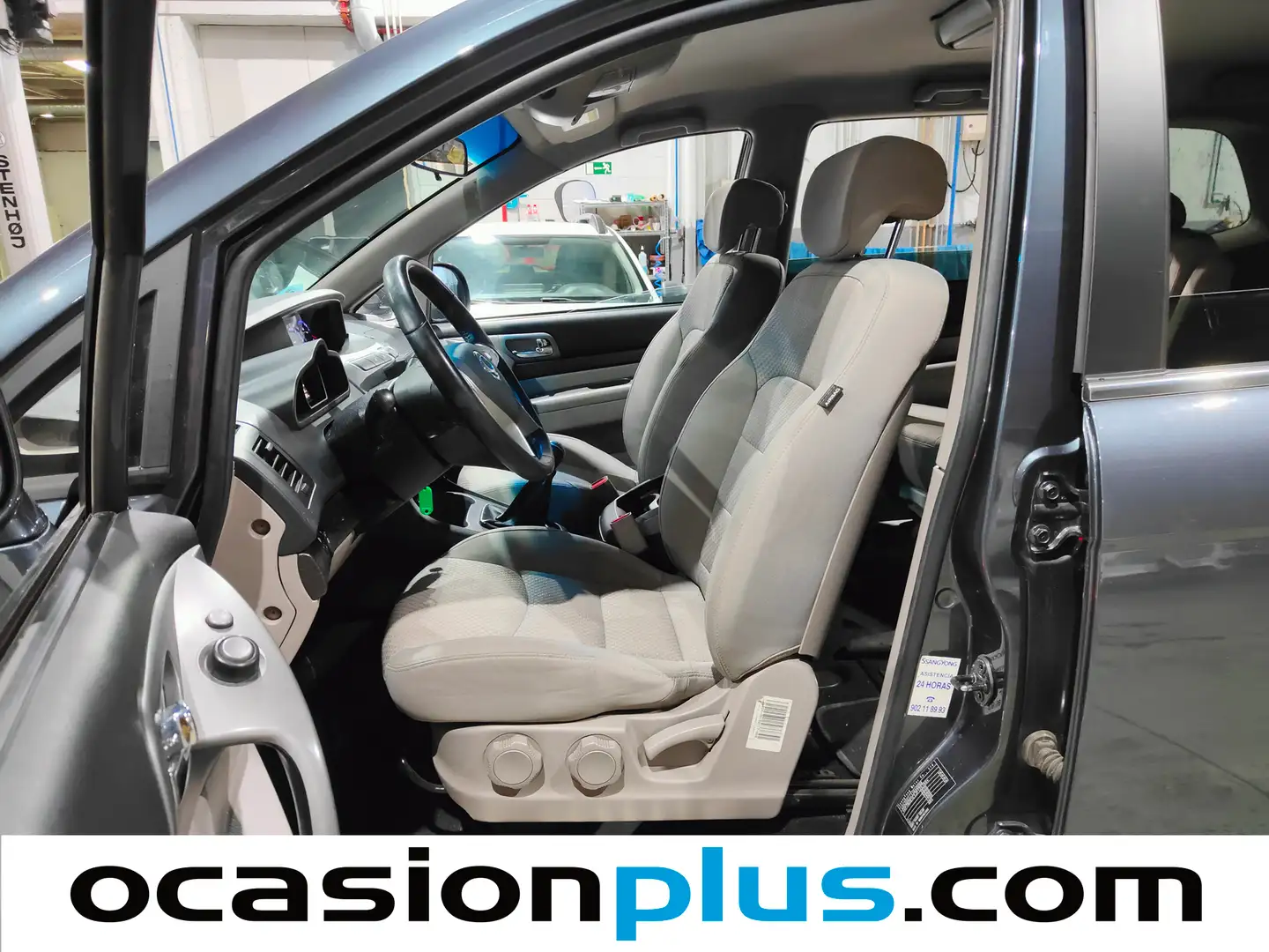 Foto SsangYong Rodius Ssangyong Rodius D22T Premium (178 CV) 7 Plazas