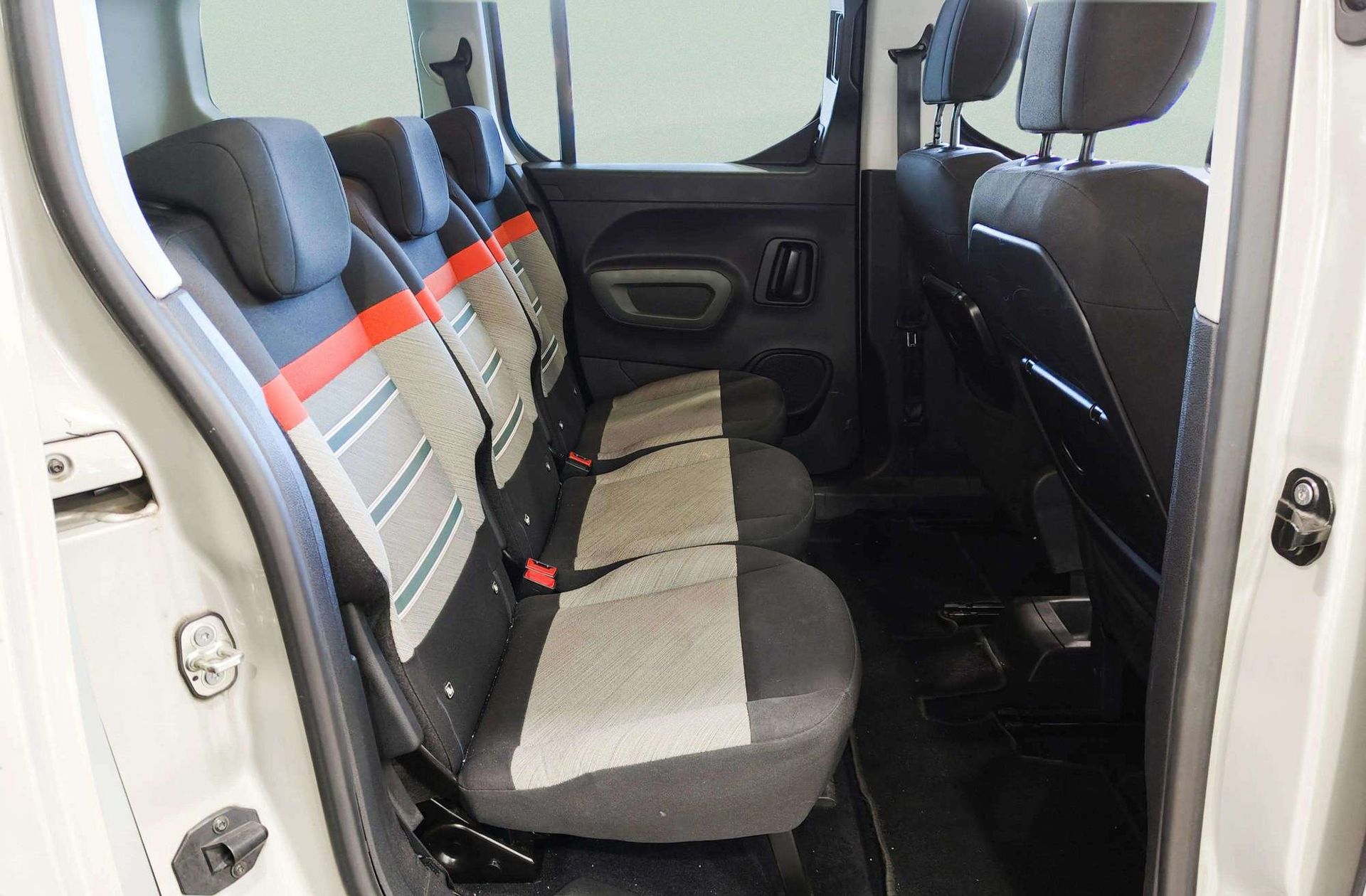 Citroën Berlingo BlueHDi 100 Talla M Shine - foto 18