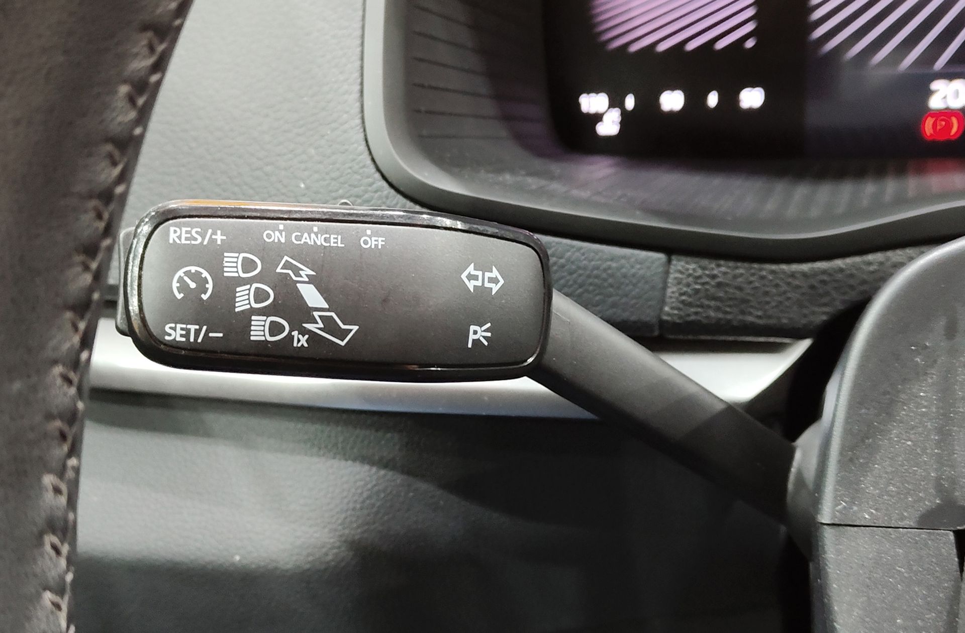 Škoda Karoq 2.0 TDI Selection - foto 26