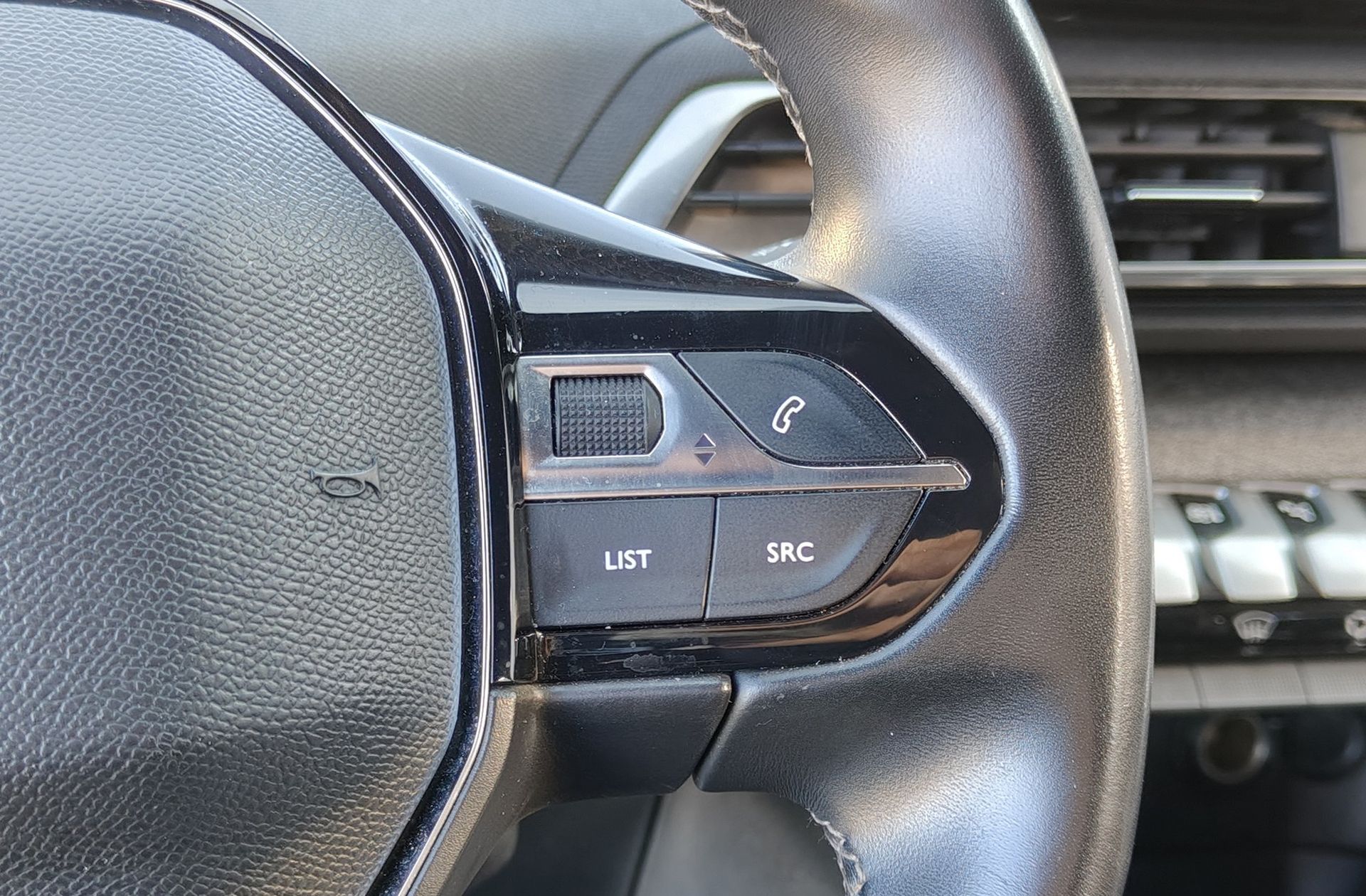 Peugeot 3008 PureTech 130 Allure Pack - foto 29