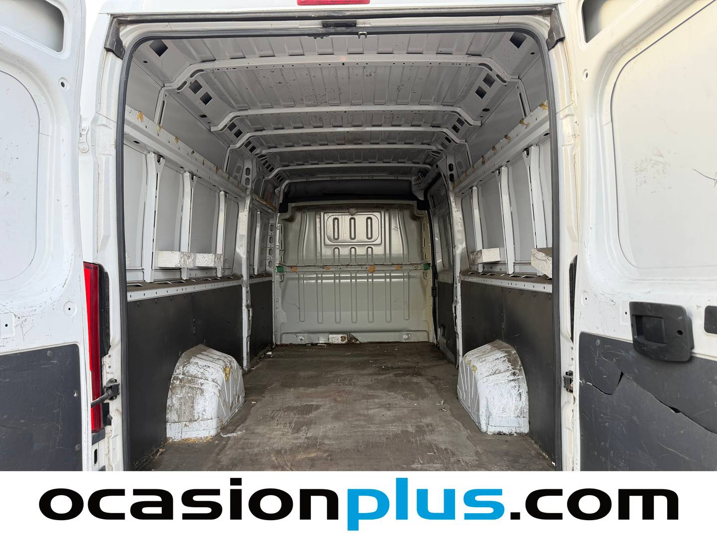 Foto Fiat Ducato Fiat Ducato 35 Maxi 2.3 Multijet largo Alto (130 CV)