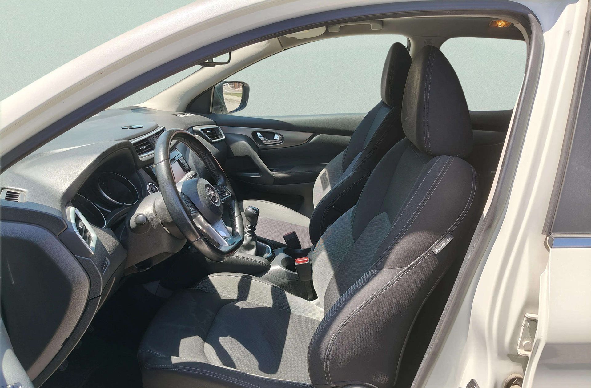 Nissan Qashqai DIG-T 115 N-Connecta - foto 12