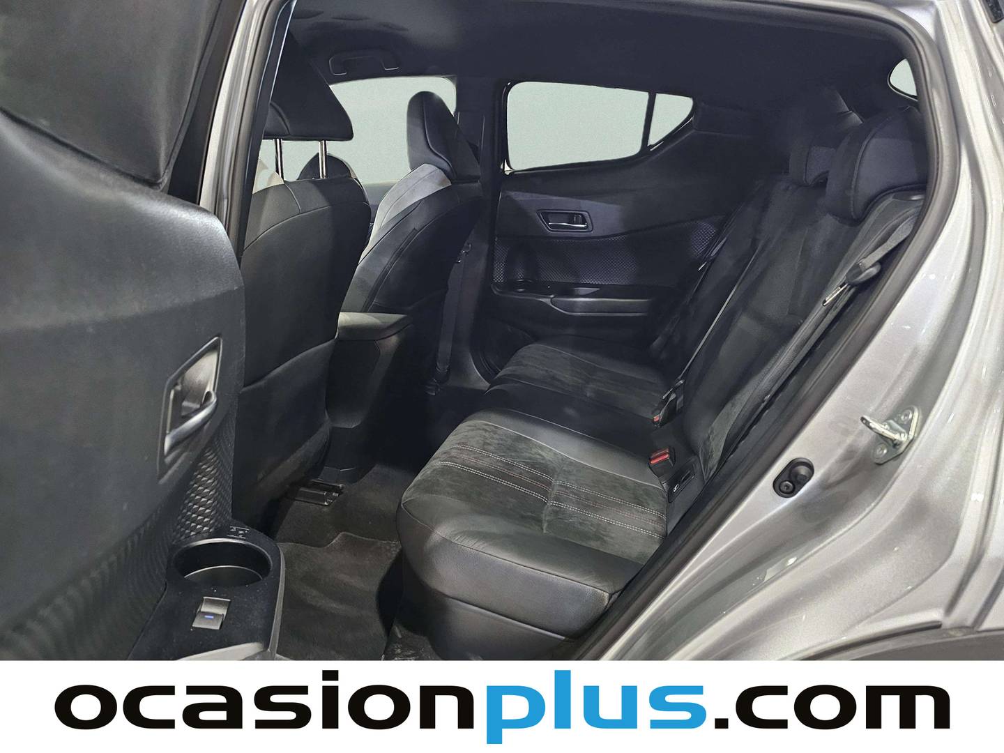 Foto asientos traseros Toyota C-HR Toyota C-HR 180H GR Sport (184 CV)