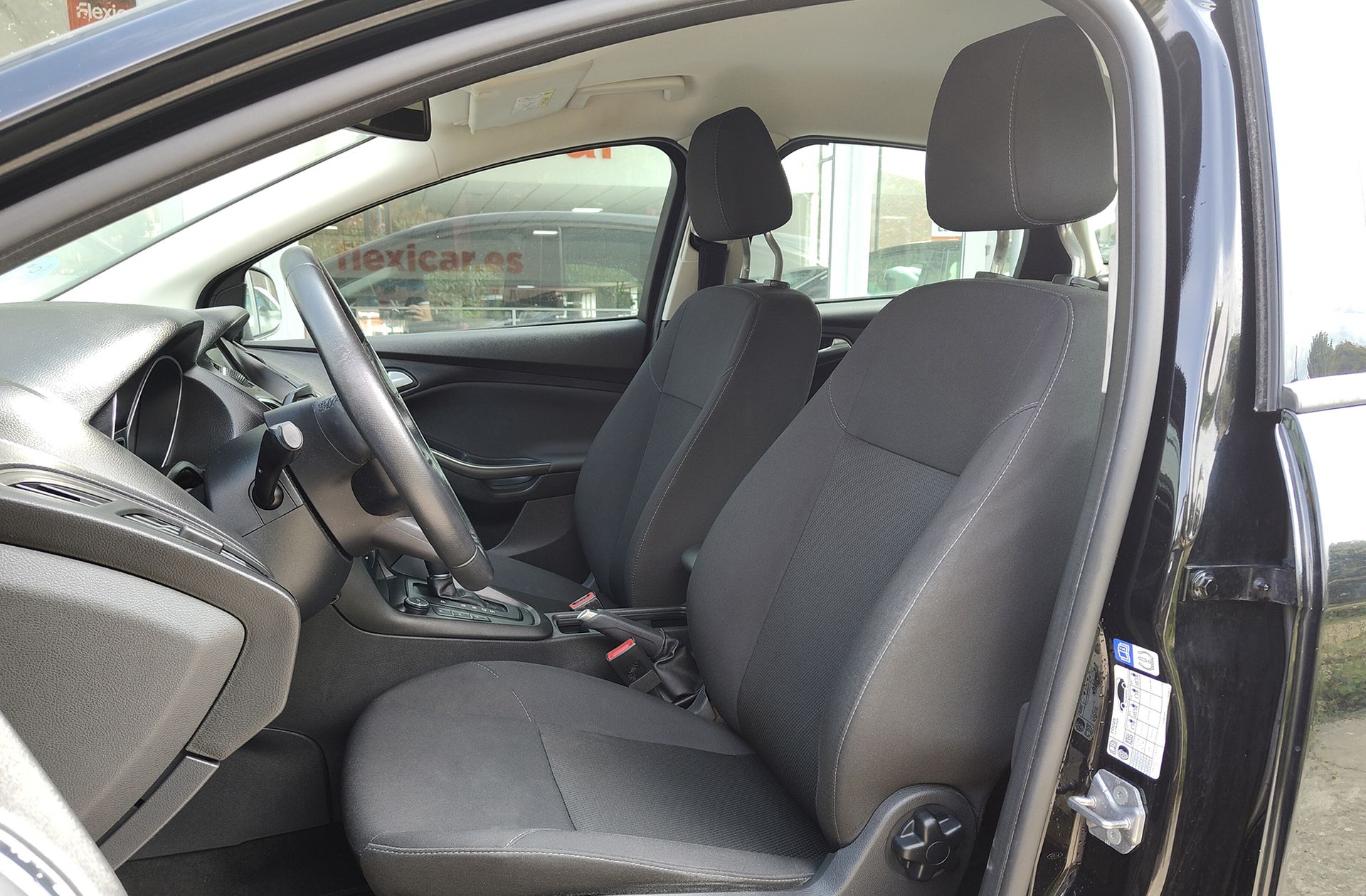 Ford Focus 1.0 EcoBoost Trend+ - foto 11