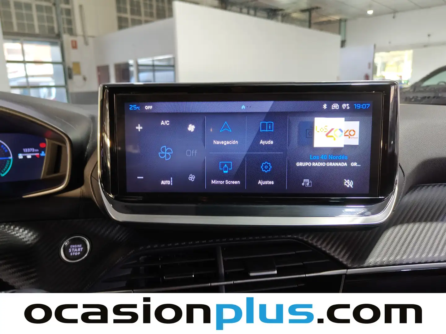 Foto Peugeot 2008 Peugeot 2008 Allure Hybrid eDCS6  (136 CV)