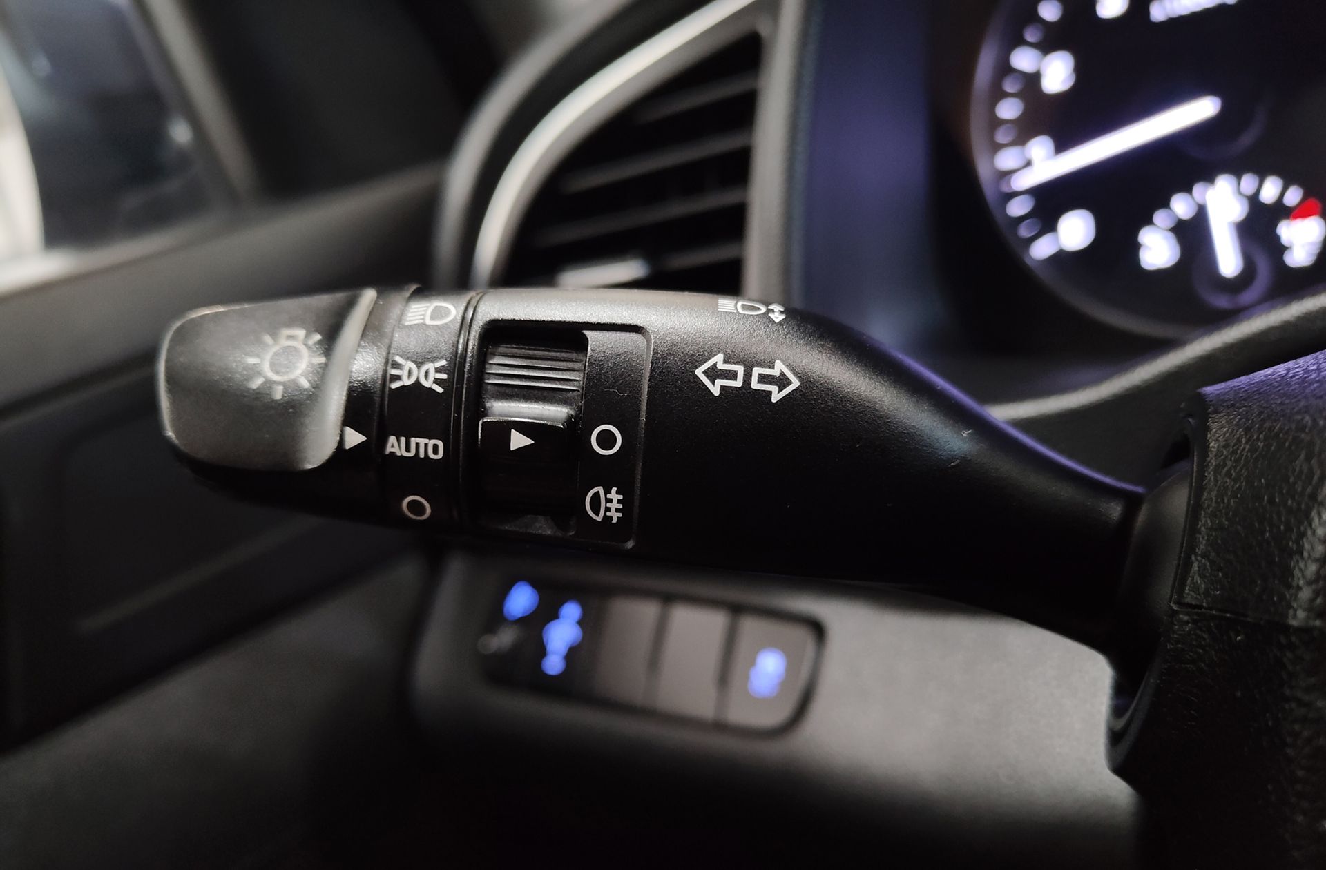 Hyundai Elantra 1.6 MPI Style - foto 21