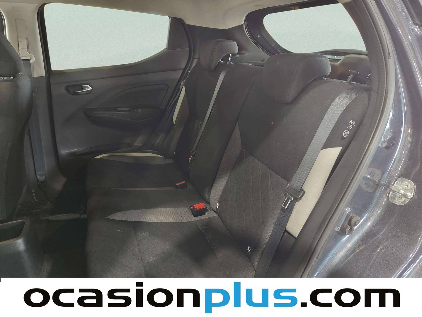 Foto asientos traseros Nissan Micra Nissan Micra IG-T N-Design Black (92 CV)