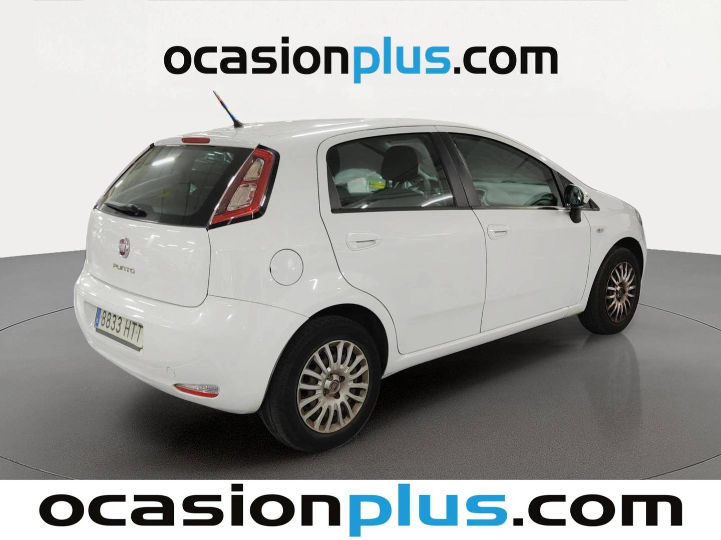 Foto trasera Fiat Punto Fiat Punto 1.2 8v S&S Gasolina Pop (69 CV) derecha