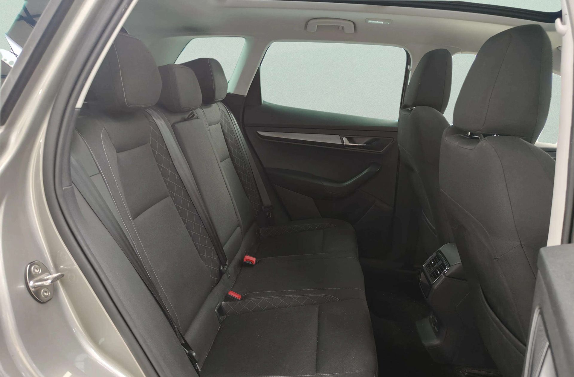 Škoda Karoq 1.5 TSI ACT Ambition DSG - foto 19