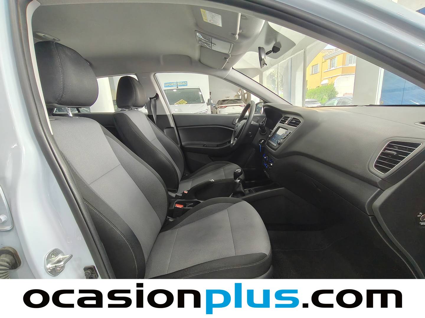 Hyundai i20 Hyundai i20 1.2 MPI Essence (75 CV) km 0