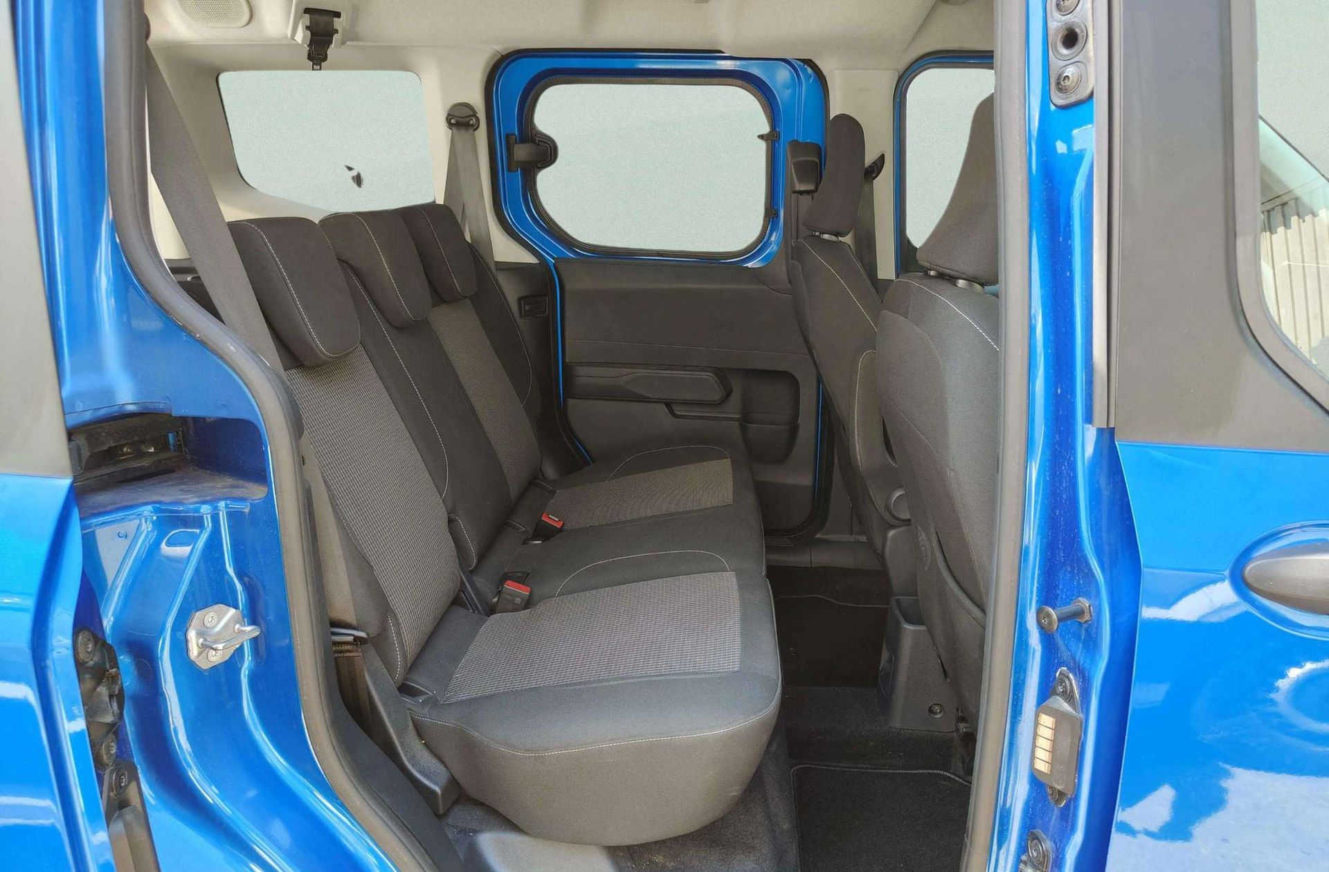 Ford Tourneo Courier 1.0 EcoBoost Trend - foto 15