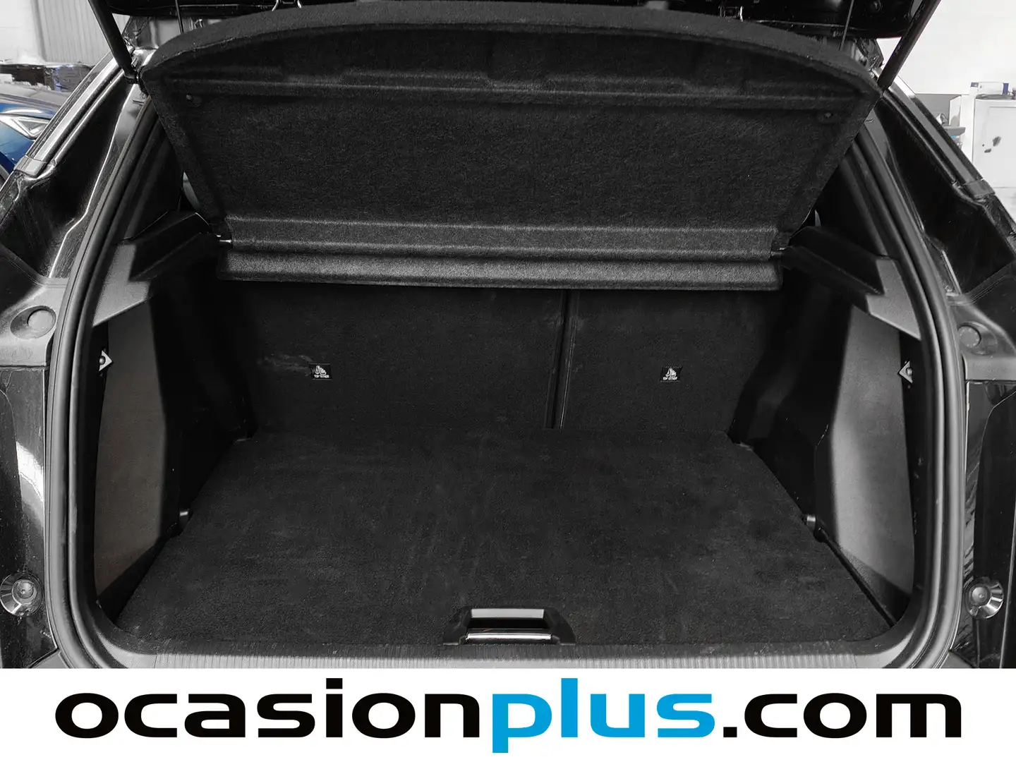 Foto Peugeot 2008 Peugeot 2008 Allure Hybrid eDCS6 (145 CV)