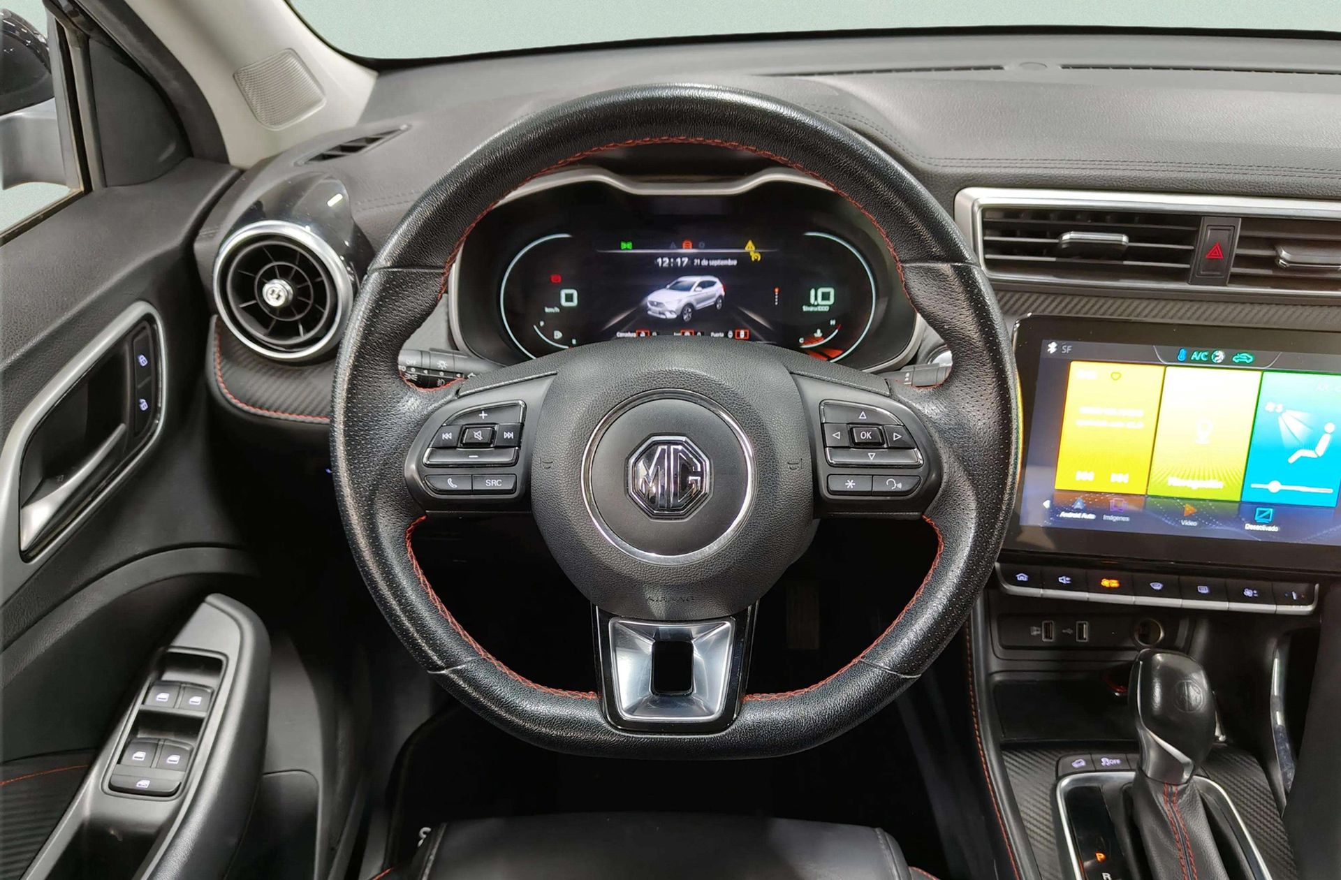 MG ZS 1.0T Luxury - foto 24
