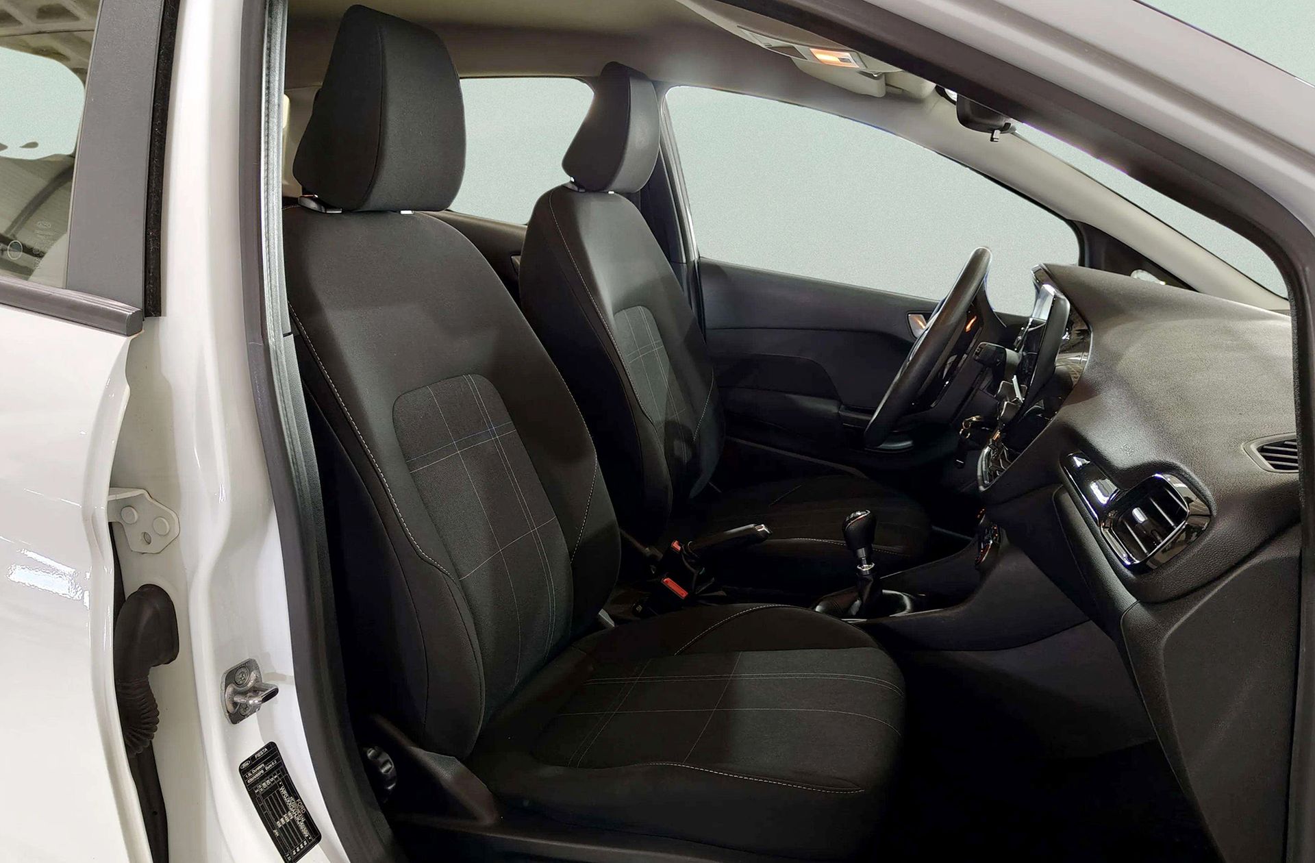 Ford Fiesta 1.5 TDCi Trend - foto 17