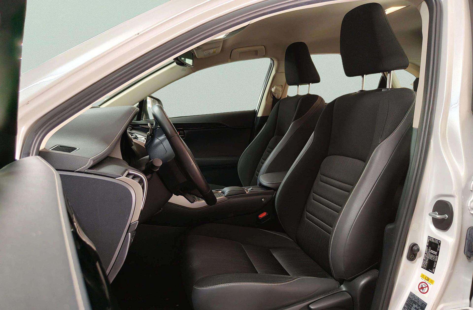 Lexus NX 300h Business Navigation 2WD - foto 10
