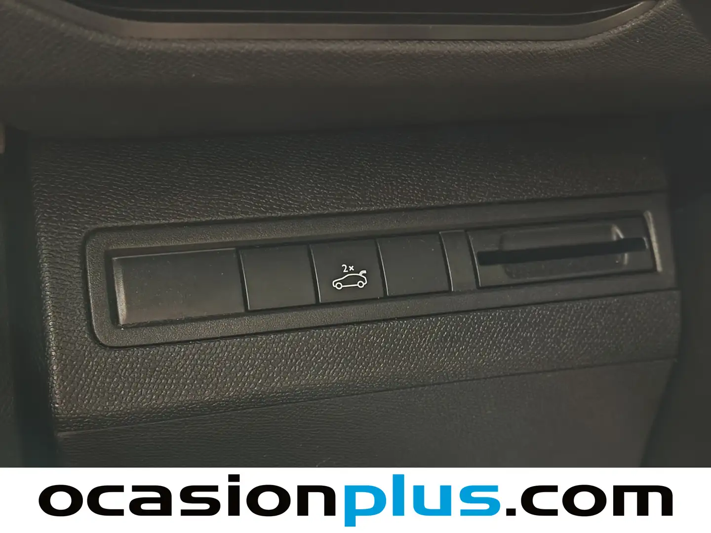 Foto Peugeot 3008 Peugeot 3008 BlueHDi 180 S&S GT EAT8 (180 CV)