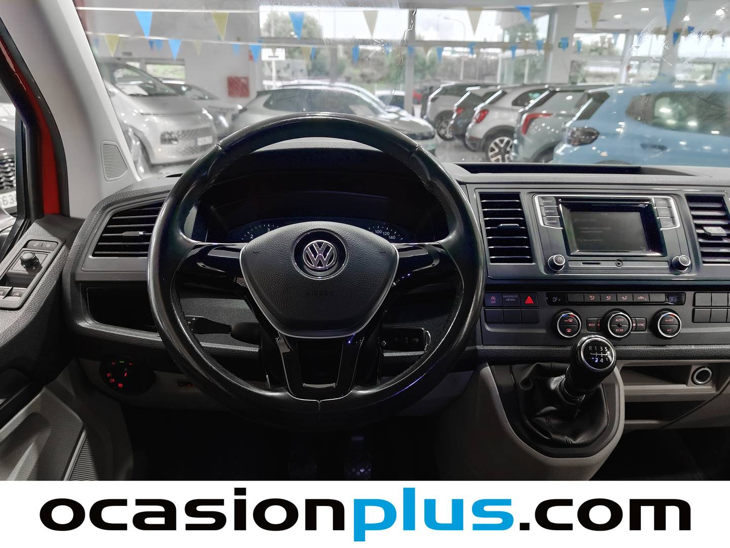 Foto Volkswagen Caravelle Volkswagen Caravelle Trendline Batalla Corta 2.0 TDI BMT (102 CV) 9 Plazas