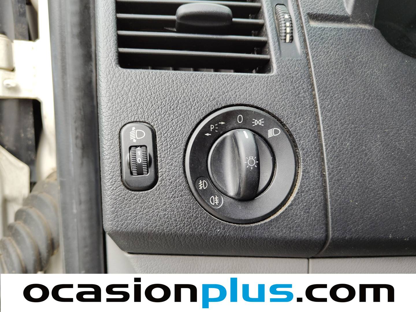 Volkswagen Crafter Volkswagen Crafter 30 Furgón Batalla Media TA 2.0 TDI BMT (109 CV) Camperizada 3 Plazas 2015