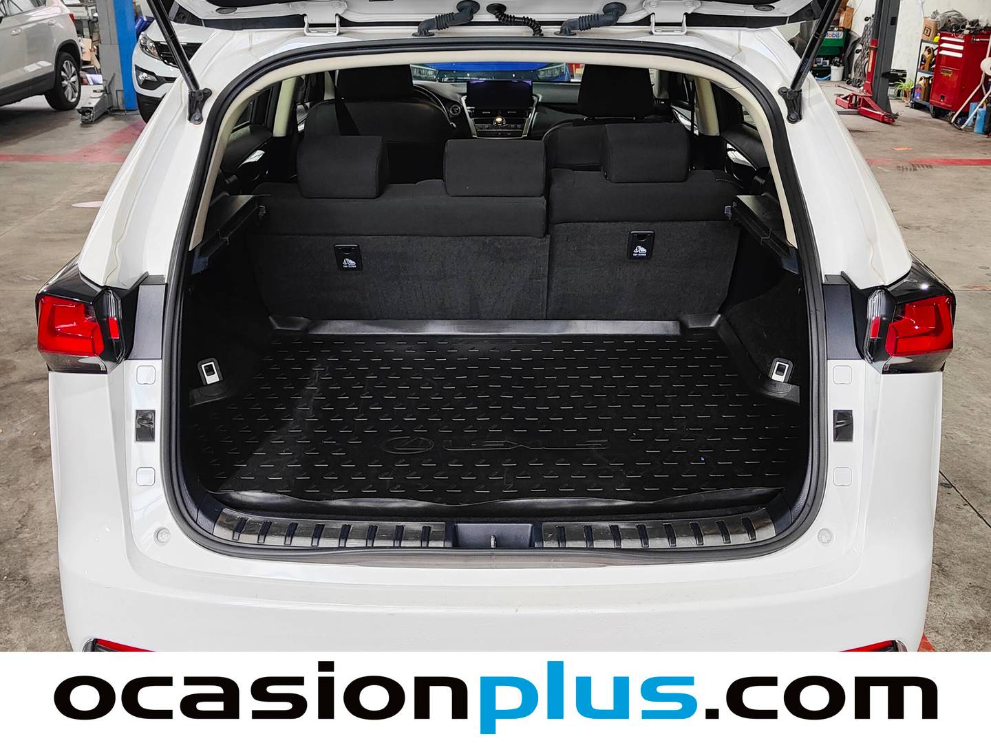 Fotos maletero Lexus NX Lexus NX 300h Business Navigation 2WD (197 CV)