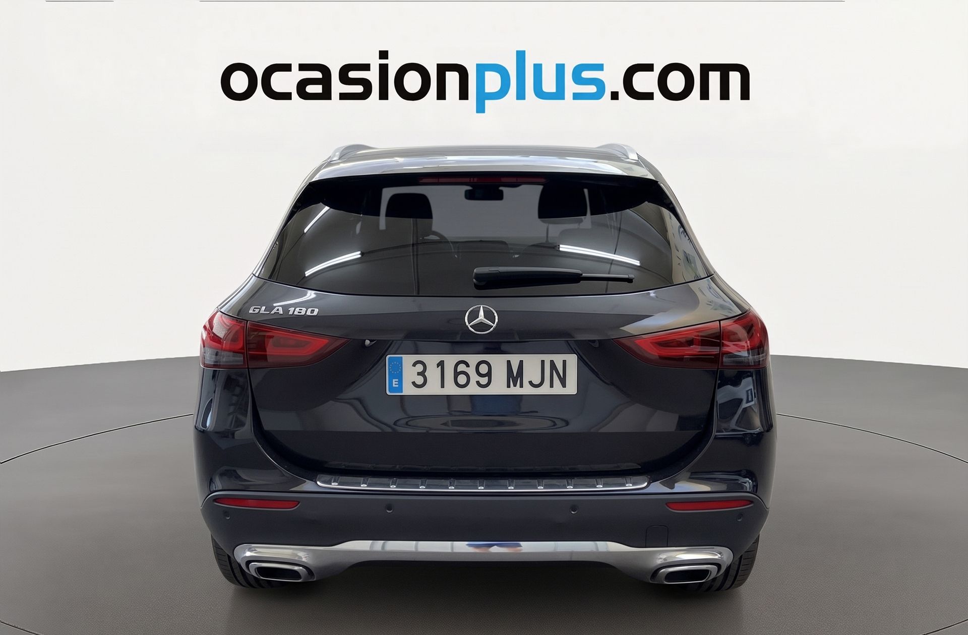 Mercedes-Benz GLA 180 - foto 16