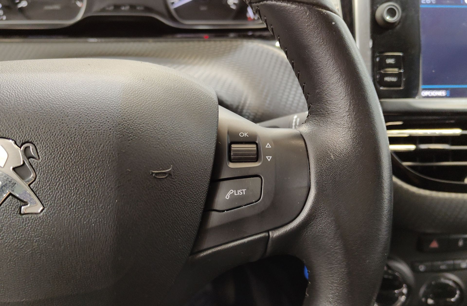 Peugeot 208 1.2 PureTech Signature - foto 27