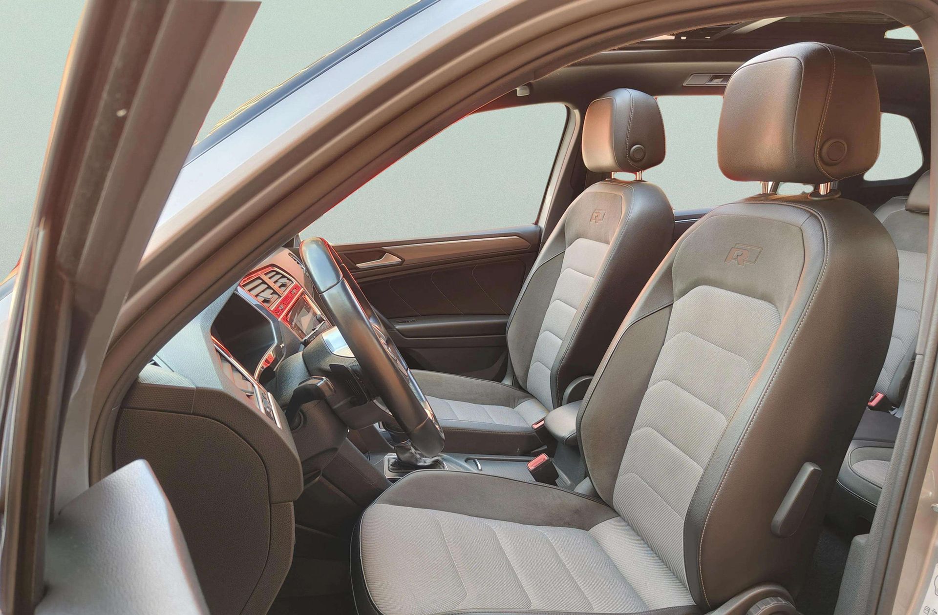 Volkswagen Tiguan Sport 1.5 TSI DSG Pack R-Line - foto 14