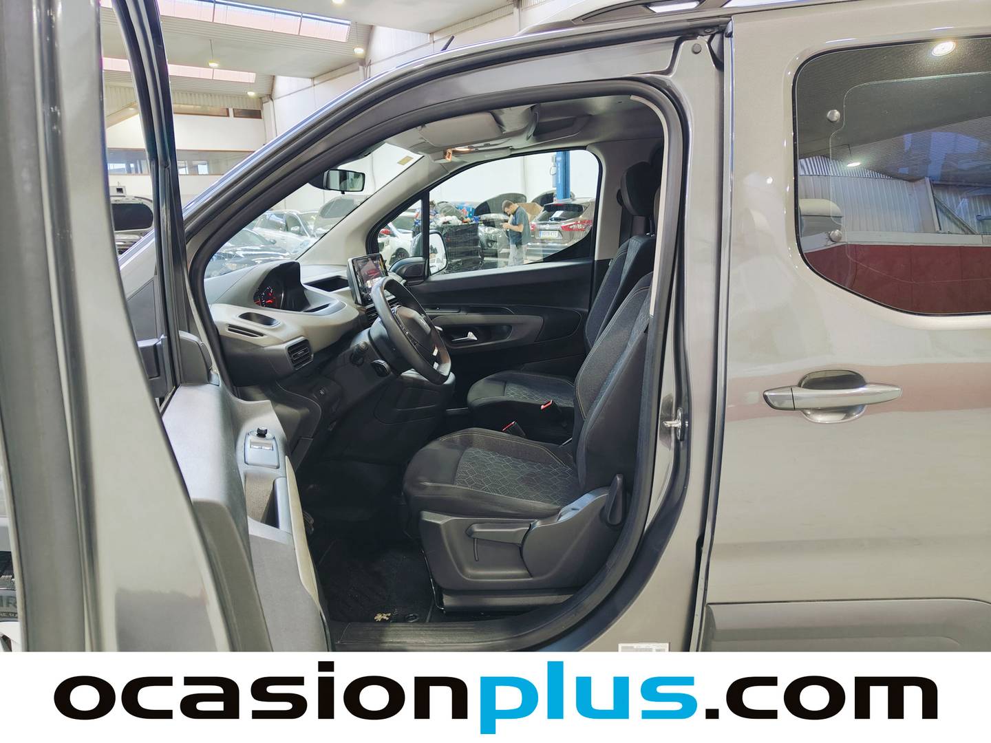 Foto asientos delanteros Peugeot Rifter Peugeot Rifter PureTech 110 Active Standard (110 CV)