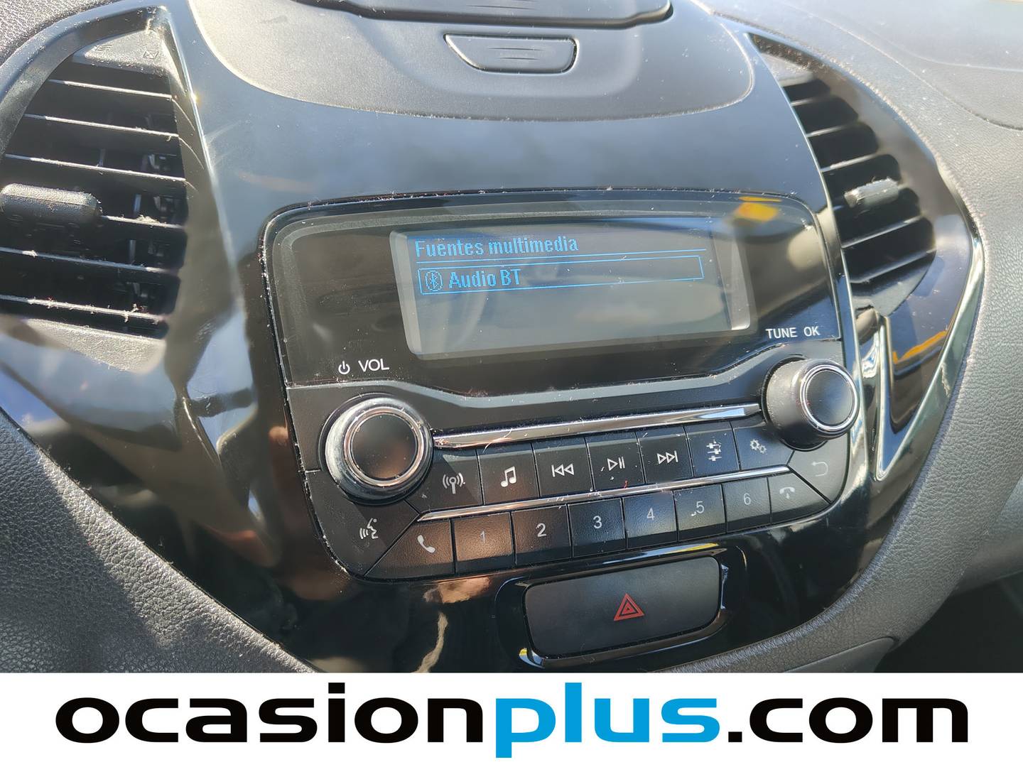 Extras y acabados del Ford Ka+ Ford Ka+ 1.2 Ti-VCT Essential (70 CV)