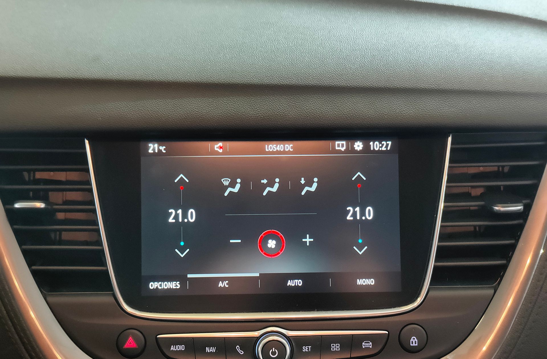 Opel Grandland 1.2 Turbo Design Tech - foto 31