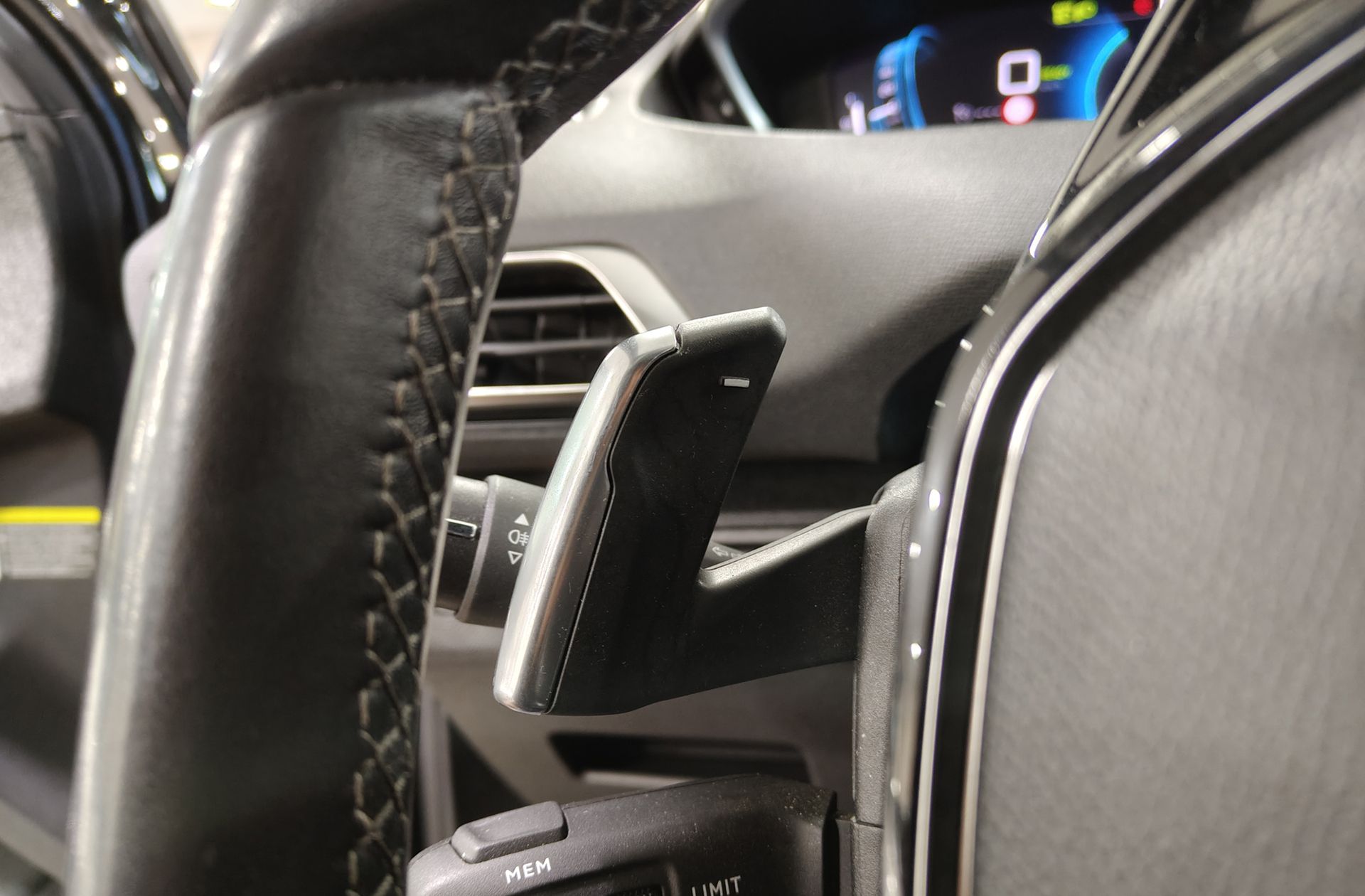 Peugeot 3008 300 Allure Pack e-EAT8 - foto 25