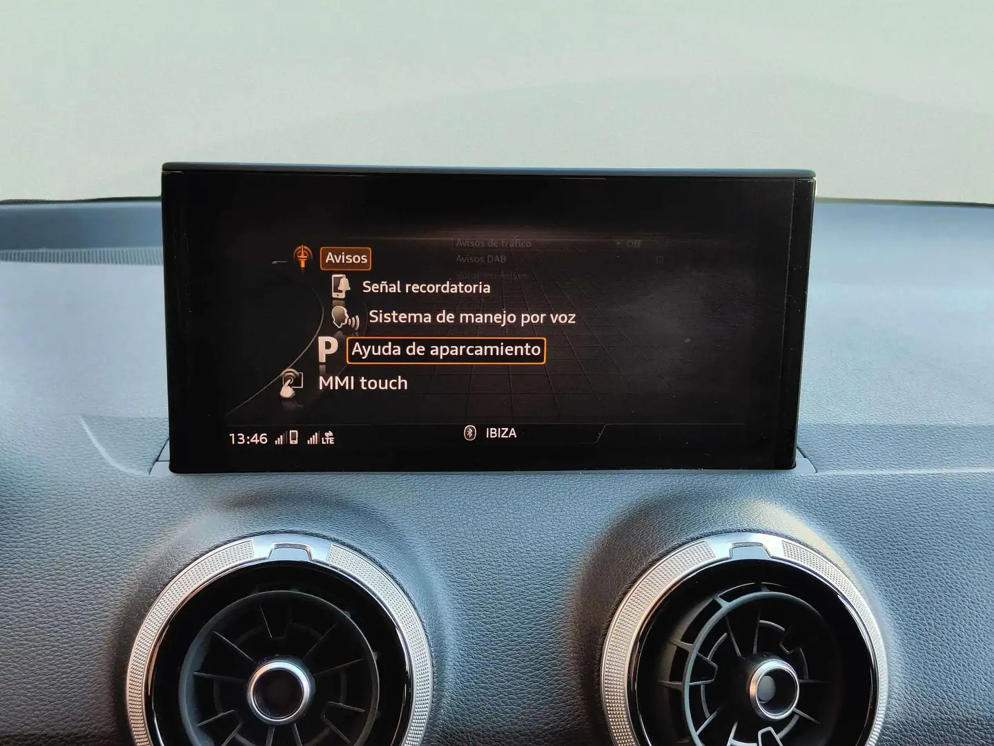 Foto Audi Q2 Audi Q2 Black line 35 TFSI (150 CV) S tronic Pack S-Line