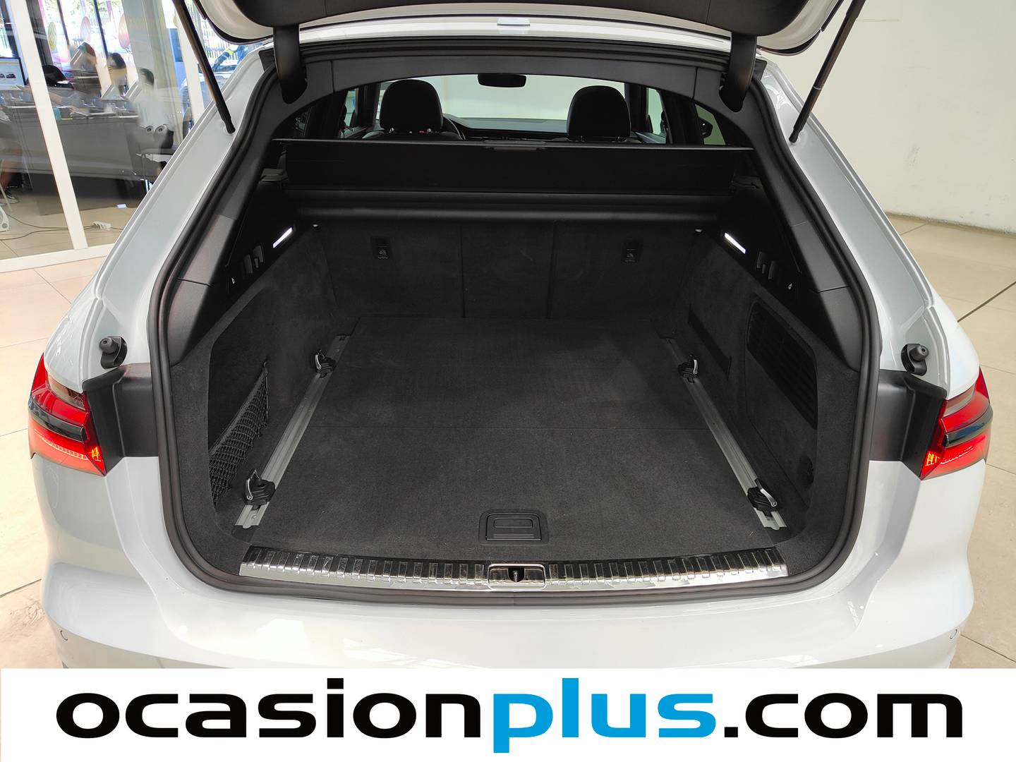 Fotos maletero Audi A6 Audi A6 Avant Black Line 40 TDI (204 CV) S Tronic S-Line