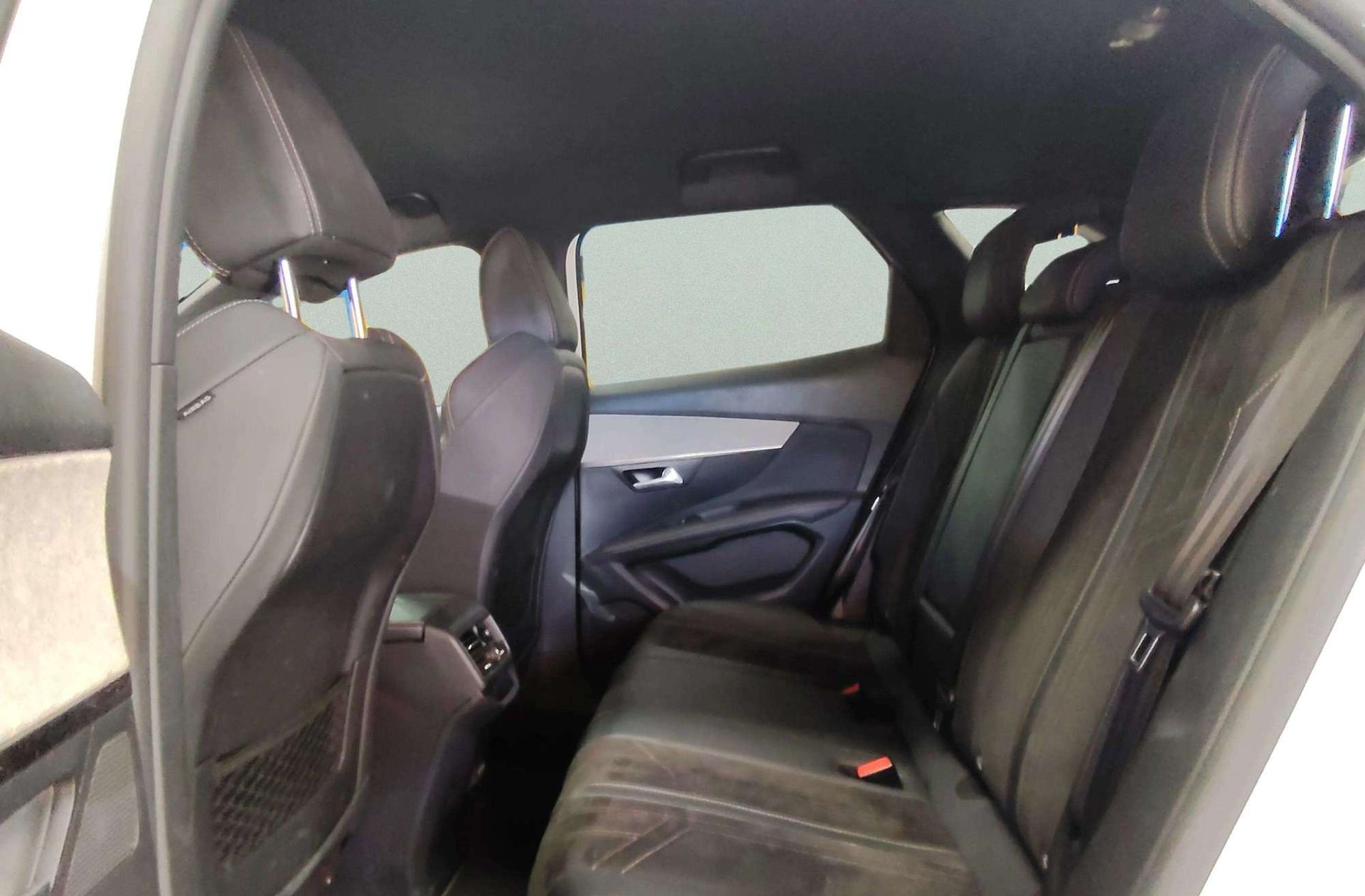 Peugeot 3008 PureTech 130 GT EAT8 - foto 12
