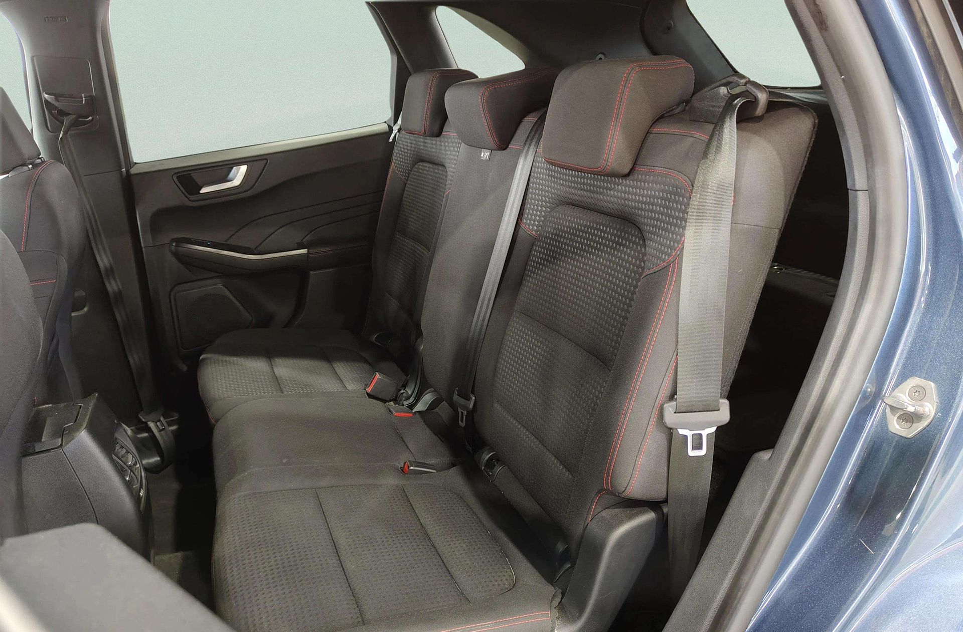 Ford Kuga 1.5 EcoBoost ST-Line - foto 13