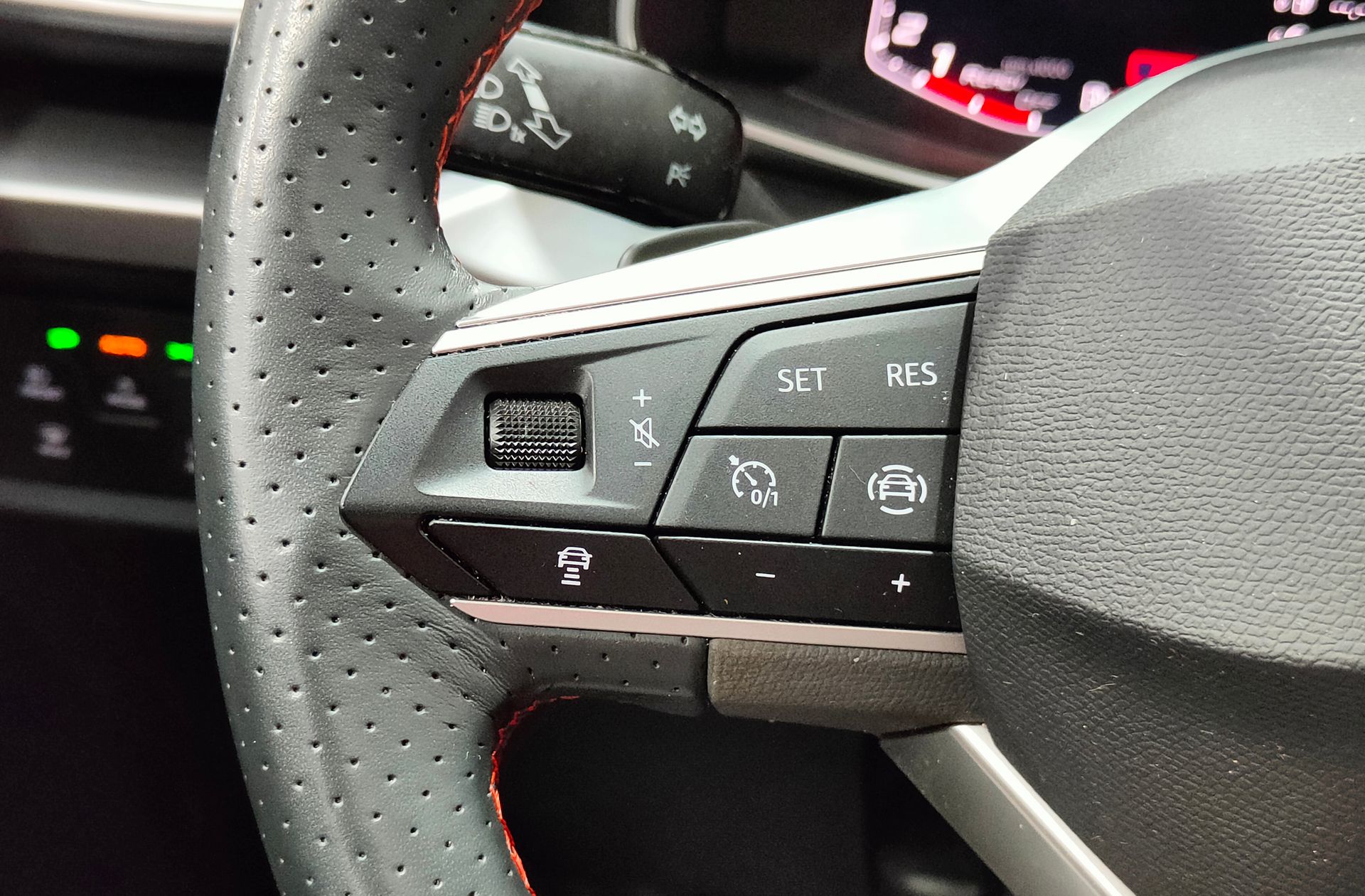 SEAT León 1.0 eTSI FR XL DSG - foto 29