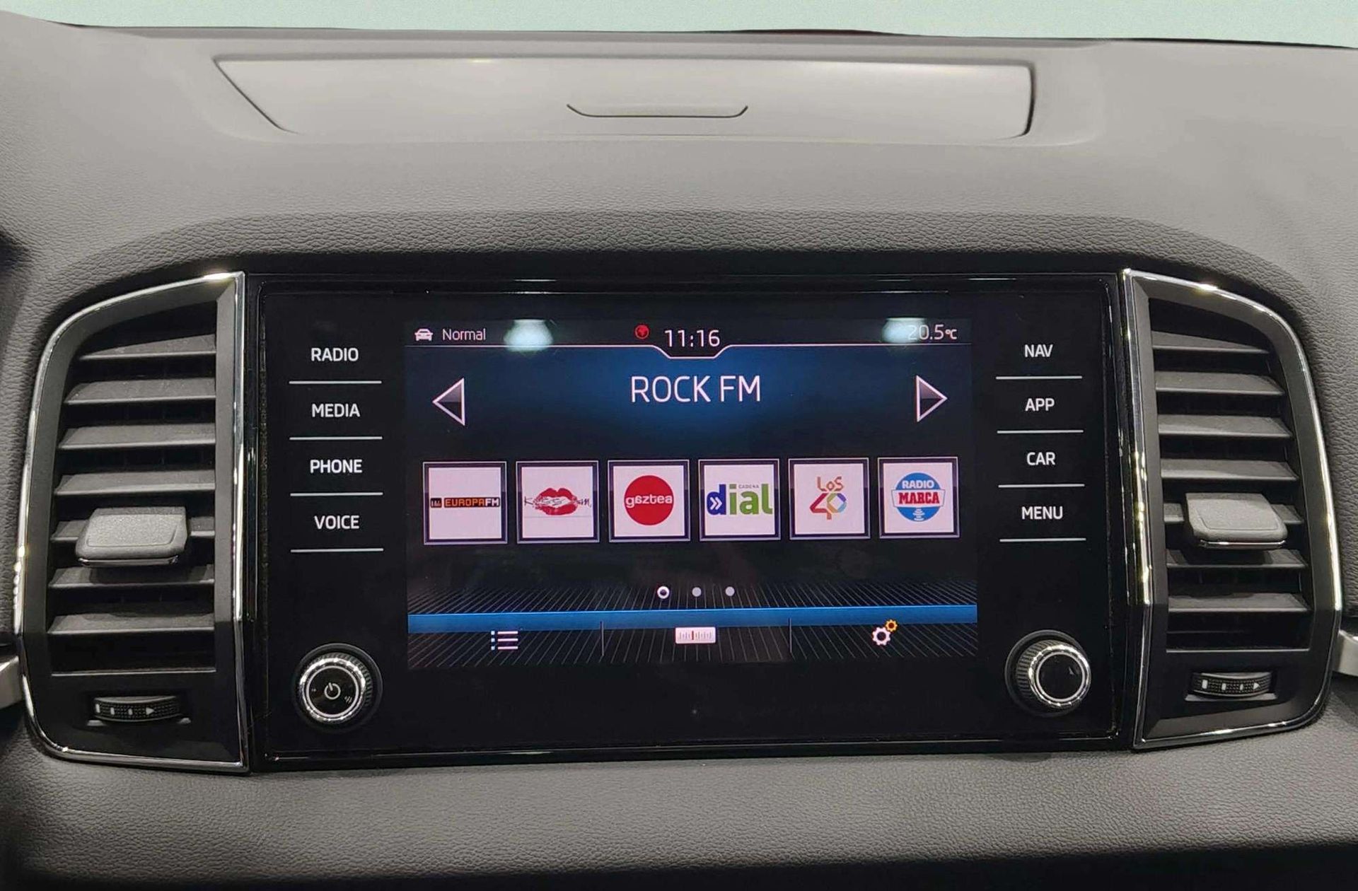 Škoda Karoq 1.5 TSI ACT Style DSG - foto 34